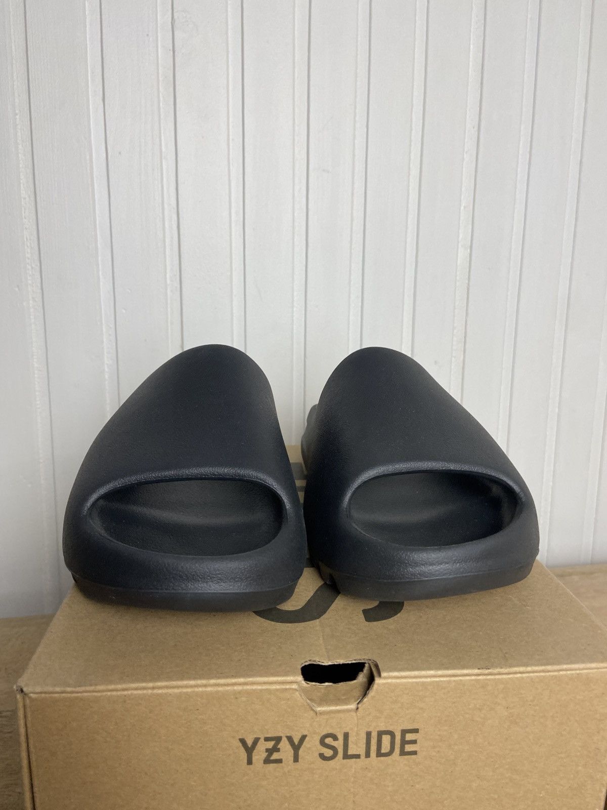 Adidas New adidas Yezzy Slide "Onyx" size us8 Size US 8 / EU 41 - 2 Thumbnail
