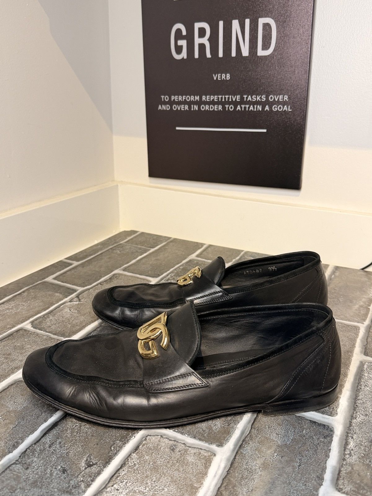 Dolce & Gabbana DOLCE & GABBANA BLACK LEATHER DG LOGO LOAFERS SHOES Size US 9.5 / EU 42-43 - 11 Thumbnail
