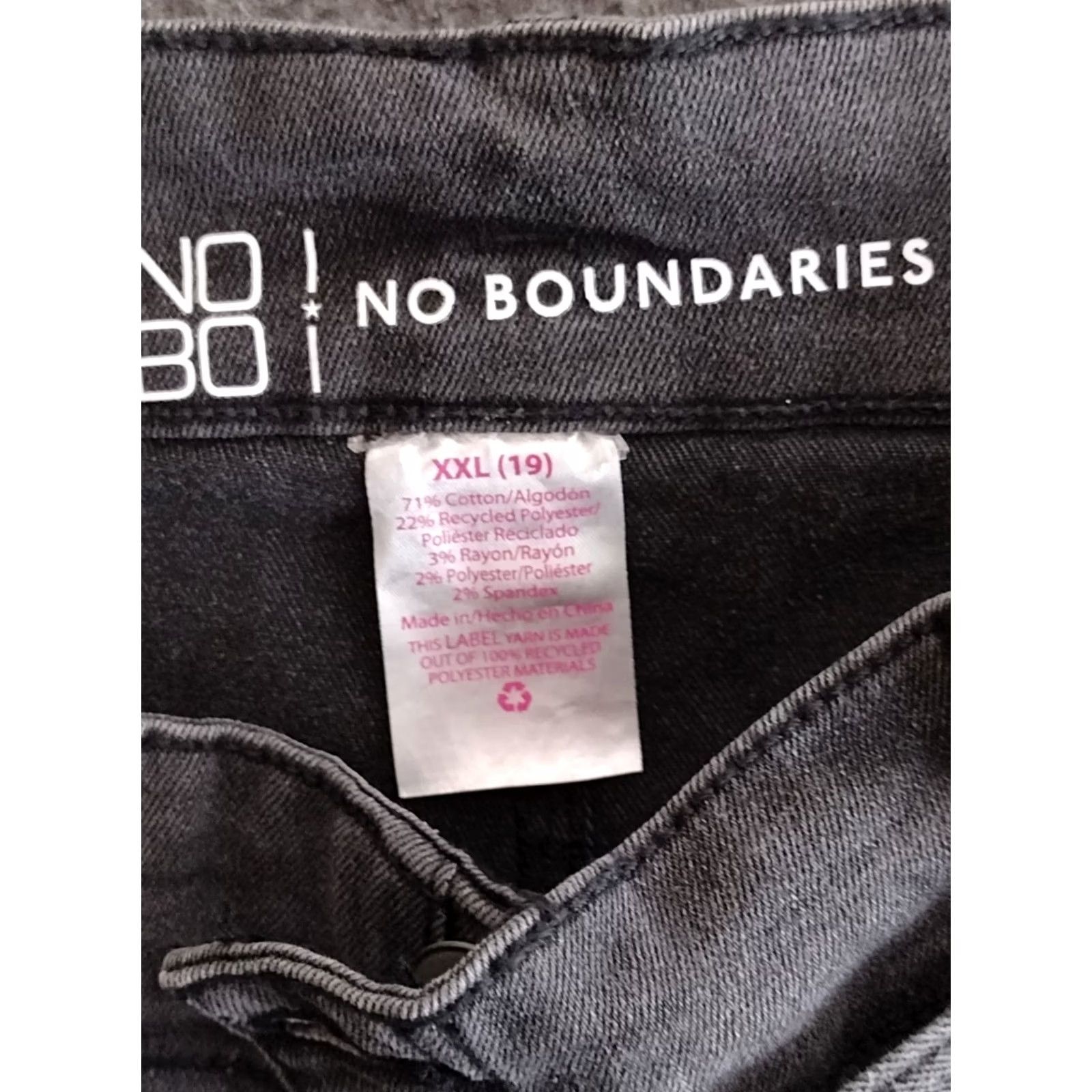 Vintage No Boundaries Denim Shorts Black Paper Bag Pleated 2XL High Rise Belted Pockets Stretch Casual Womens Size 40" / US 18 - 5 Thumbnail