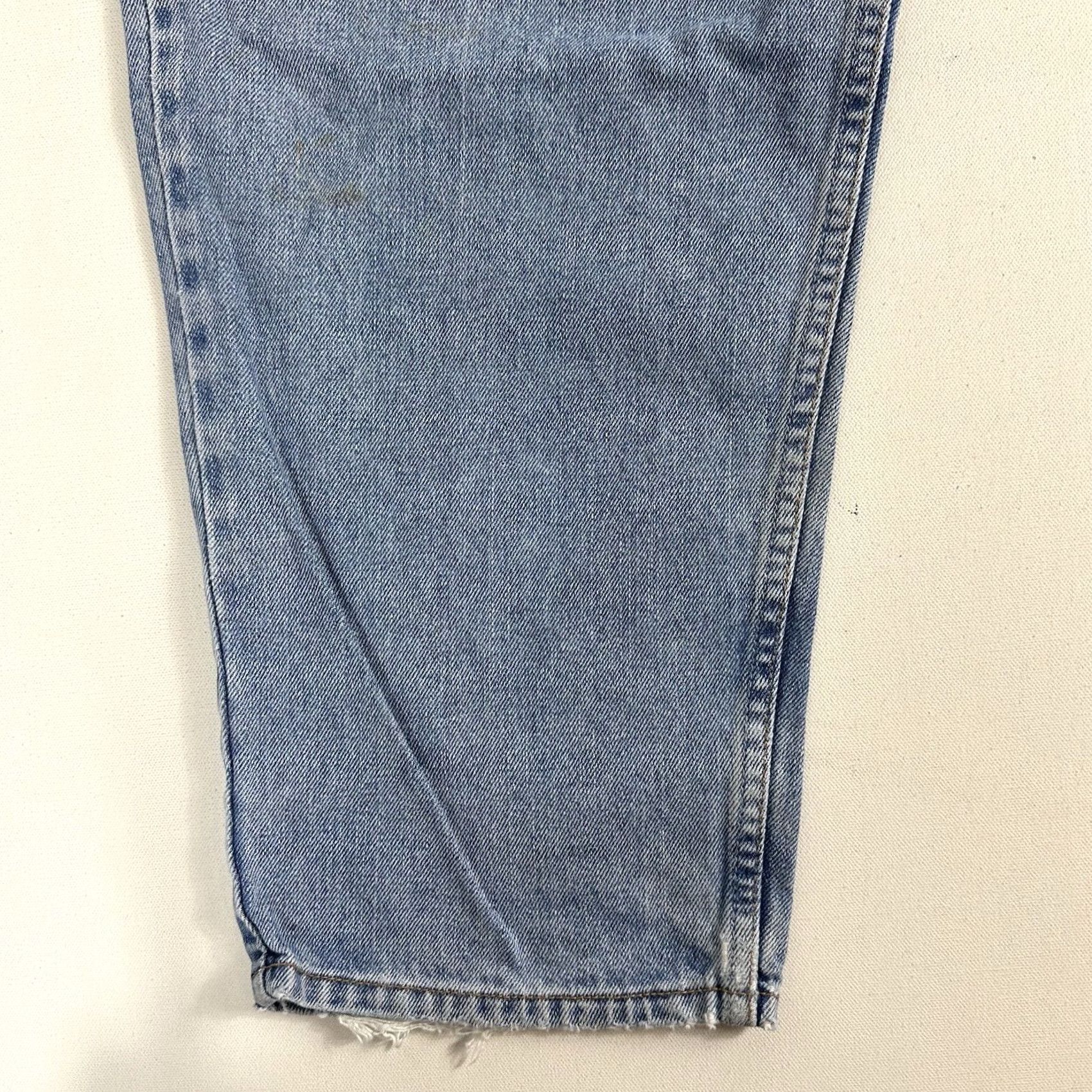 Levi's VINTAGE Levi's 560 Jeans Comfort Fit Mens Blue Medium Wash 38x30 Distressed Size US 38 / EU 54 - 7 Thumbnail