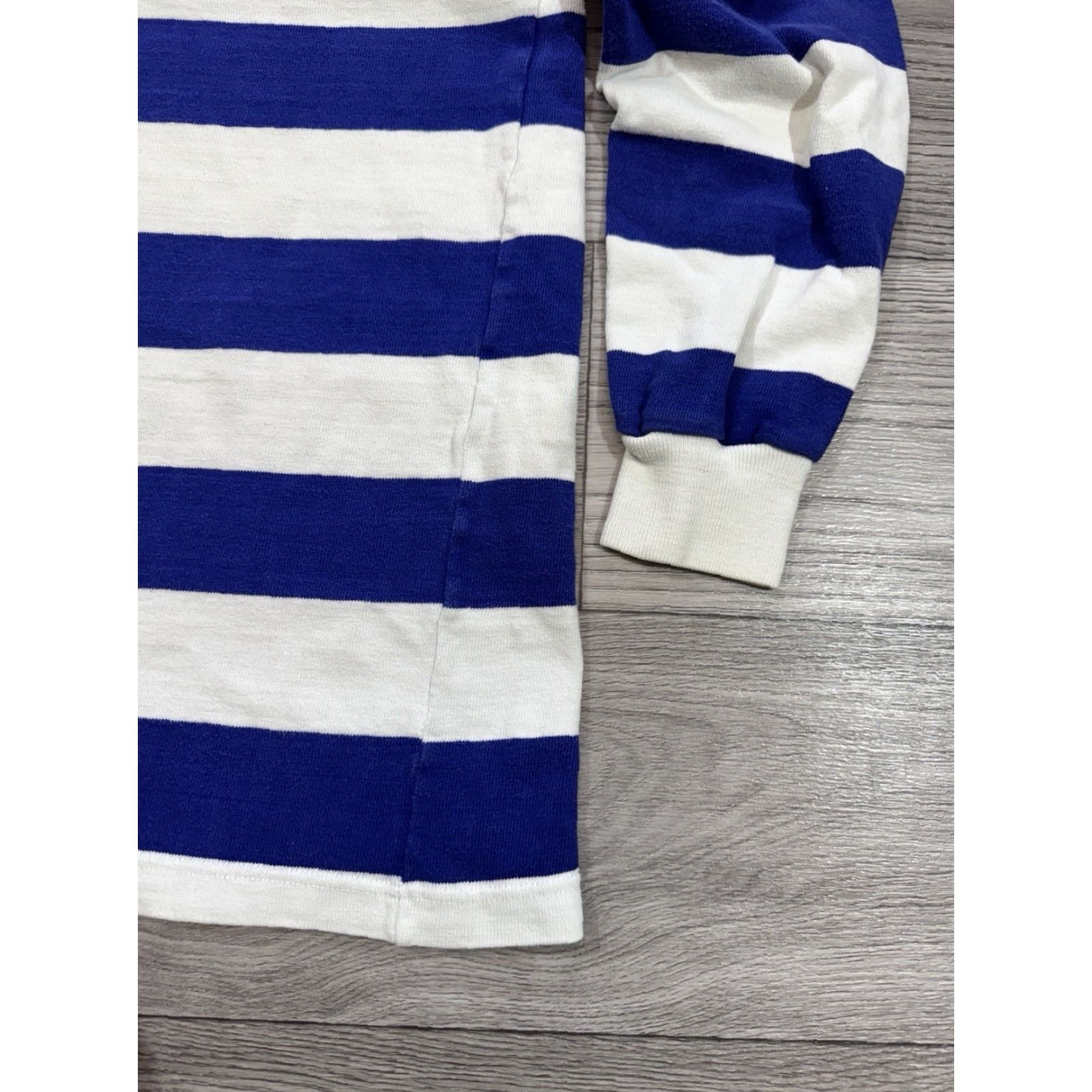 Umbro VINTAGE Umbro Rugby Shirt Mens L Long Sleeve White Blue Striped 90s Shirt Mens Boys Girls Size US L / EU 52-54 / 3 - 4 Thumbnail