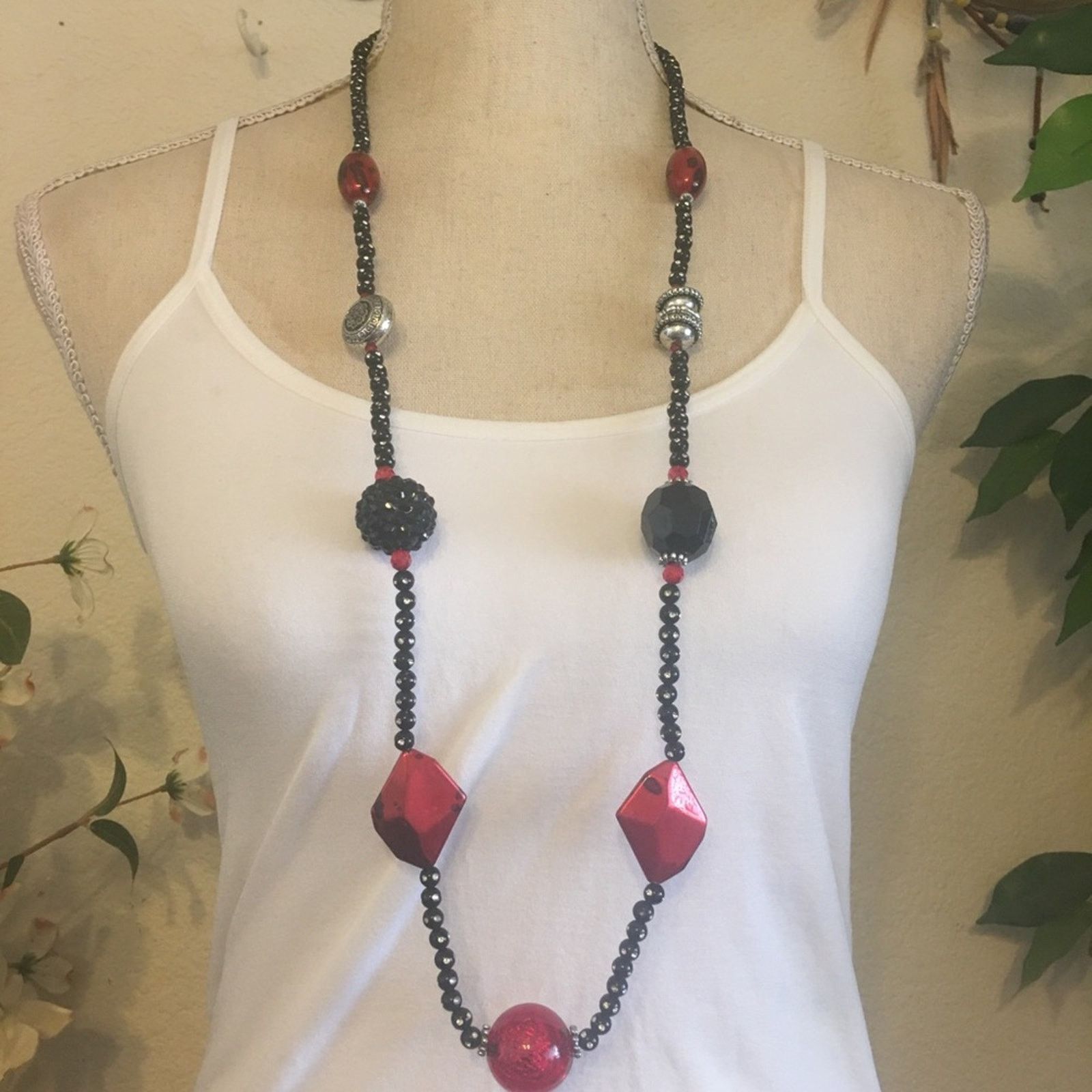 Jewelry Red black and silver beaded long necklace Size ONE SIZE - 1 Thumbnail