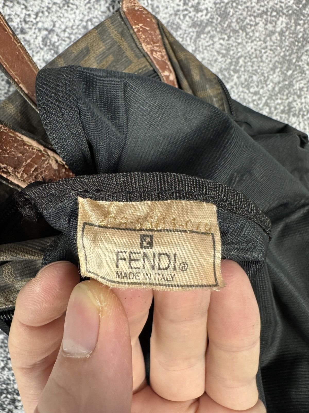 Fendi Rare Fendi Monogram Bag Made in Italy Vintage Luxury Size ONE SIZE - 24 Thumbnail
