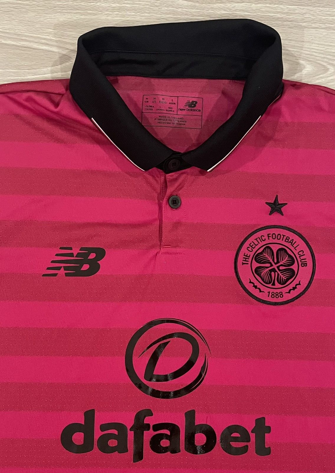 New Balance New Balance 2016/17 Celtic Soccer Jersey Pink Men’s Medium Size US M / EU 48-50 / 2 - 3 Thumbnail