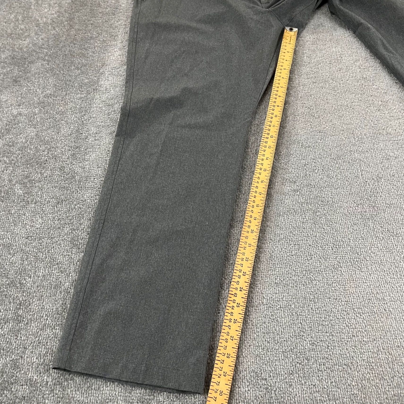 Under Armour UNDER ARMOUR Pants Mens 38x30 Gray Straight Golf Vented Performance Sport Chino Breathable Pockets Lightweight Stretch Belt Loops Regular 30 Inseam Size US 38 / EU 54 - 4 Thumbnail