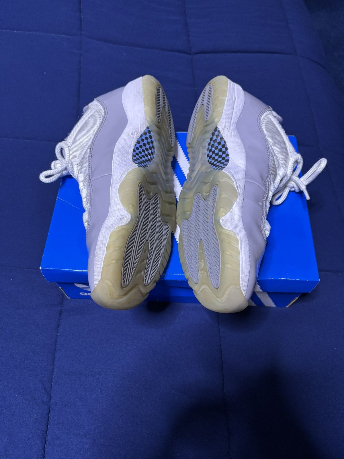 Jordan Brand Jordan 11 Retro Low Cement Grey 2023 Size 11 Size US 11 / EU 44 - 4 Thumbnail