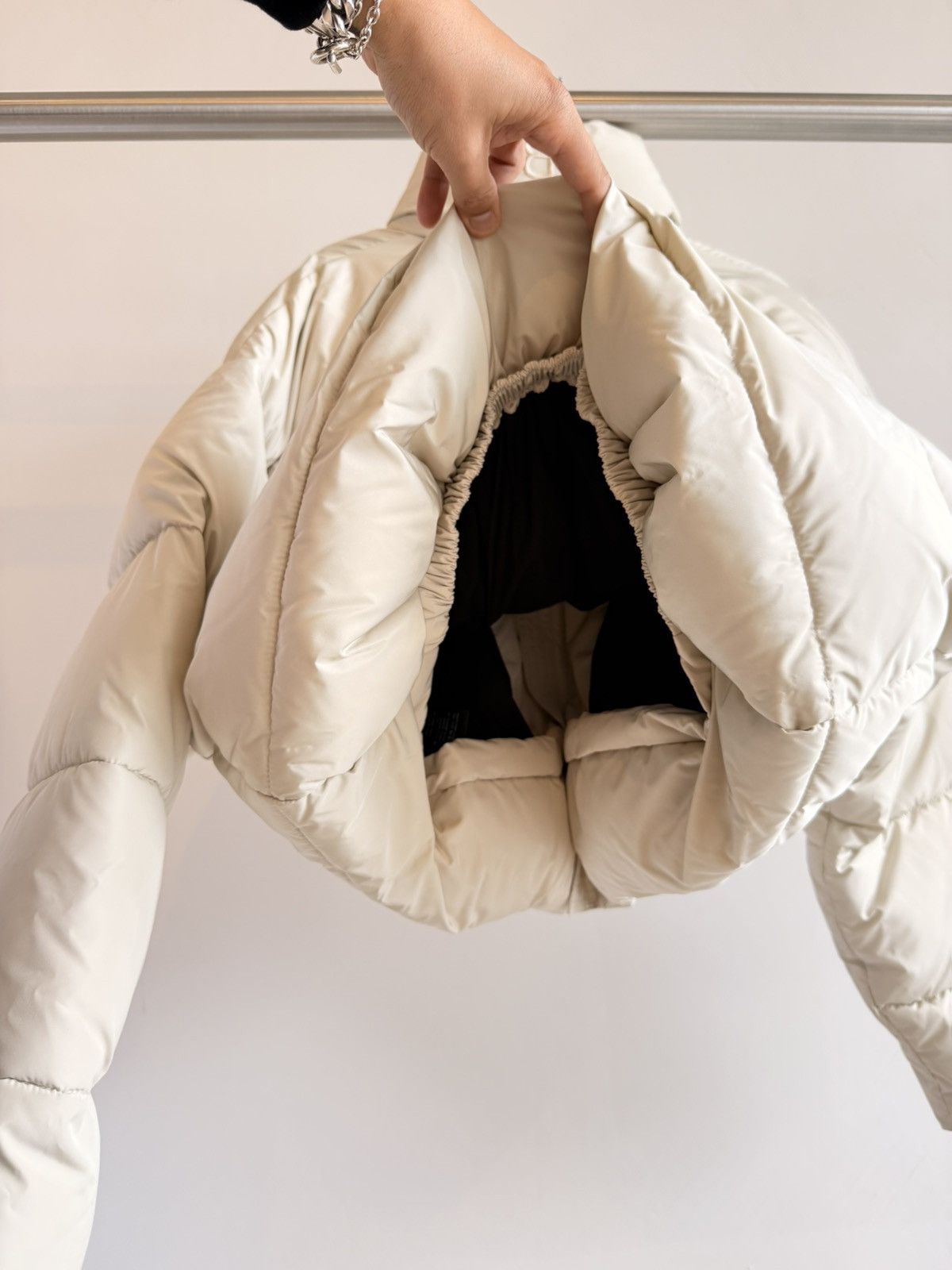 Balenciaga NWT Balenciaga Beige Down BB Logo Cropped Puffer Jacket FR38 Size S / US 4 / IT 40 - 8 Thumbnail