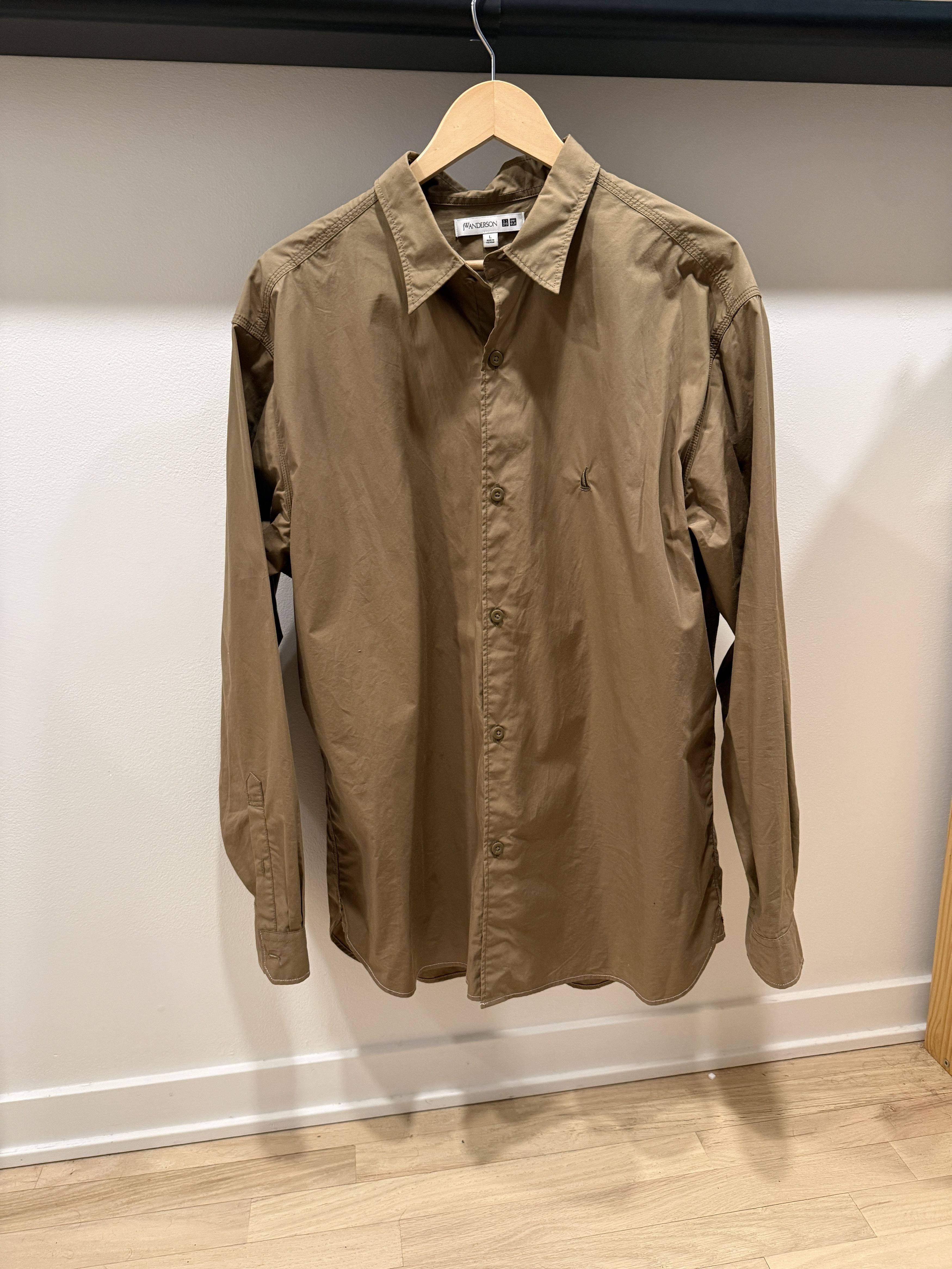 JW Anderson × Uniqlo Uniqlo x JW Anderson Button Down Size US L / EU 52-54 / 3 - 2 Thumbnail