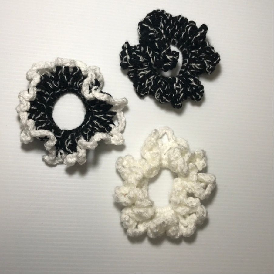 Handmade NWT Black White Handmade Crocheted Hair Scrunchie Set of 3 Size ONE SIZE - 1 Thumbnail