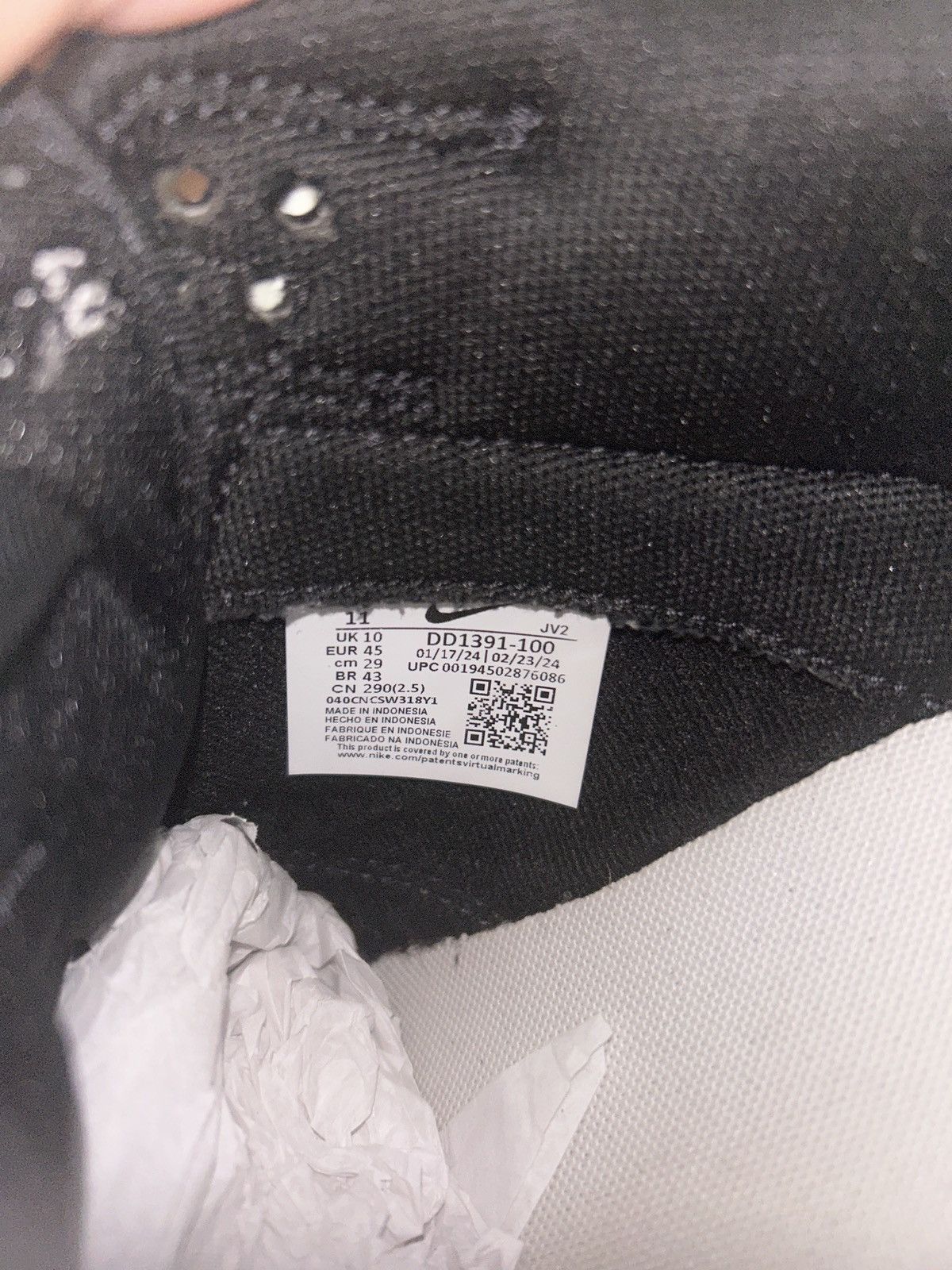 Nike Nike panda black and white lows Size US 11 / EU 44 - 1 Thumbnail
