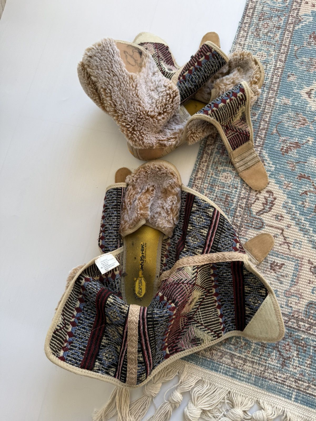 Vibram Furoshiki Vibram Fivefinger Fur Lapland Shoes Size 36-37 Size US 6.5 / IT 36.5 - 10 Thumbnail