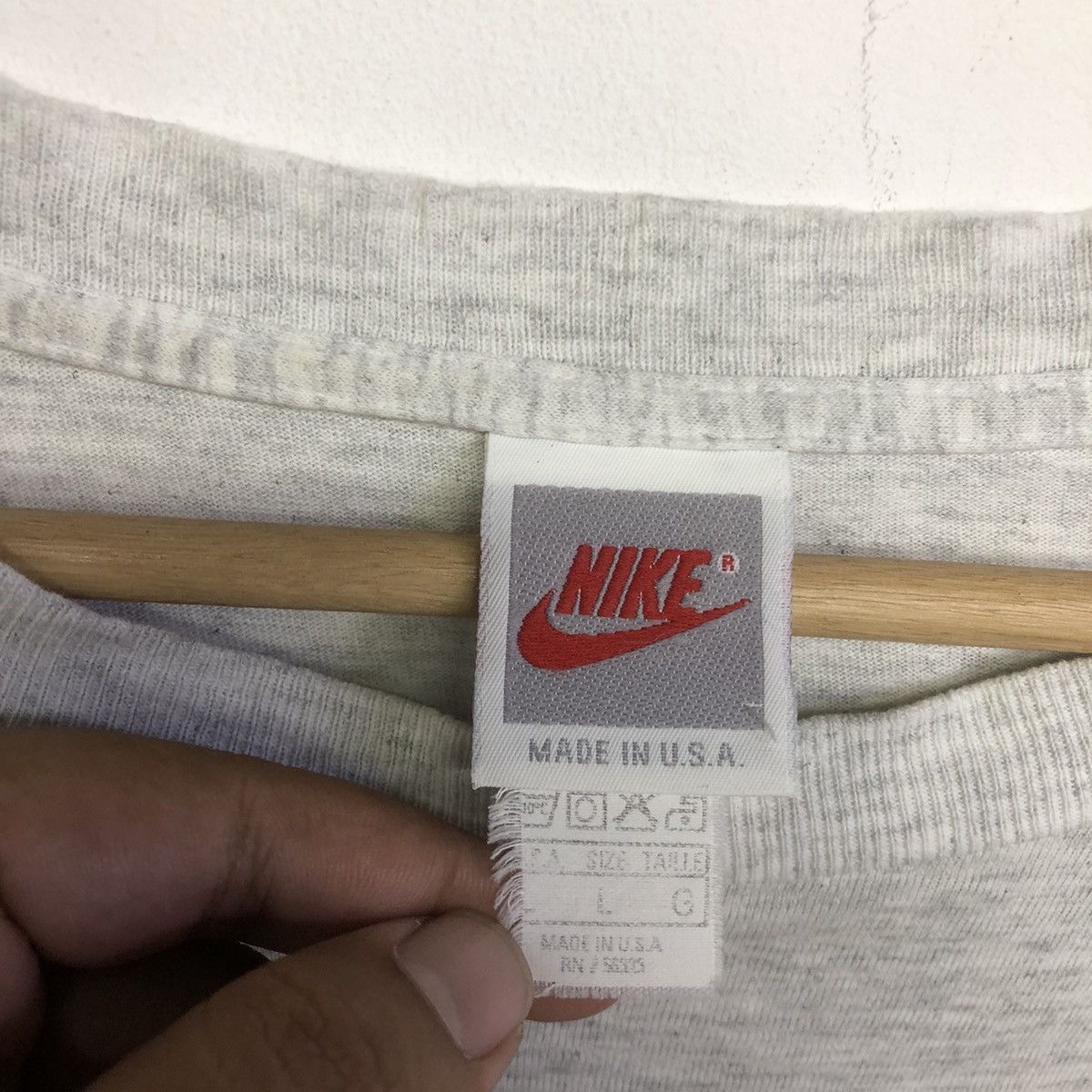 Nike VINTAGE NIKE KEEP ON DUNKING GRAFITI TSHIRT Size US L / EU 52-54 / 3 - 15 Thumbnail