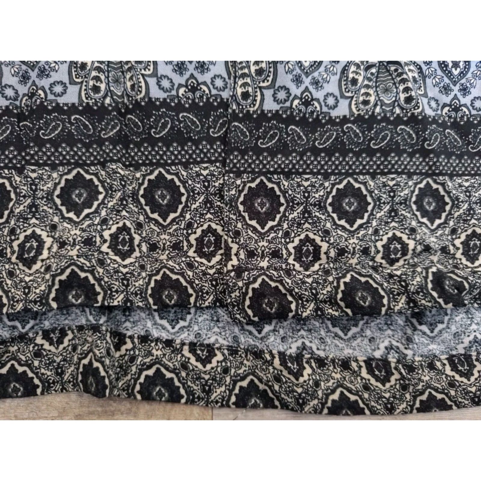 Vintage KS Island Mens Big 3XL Button-Up Hawaiian Camp Shirt Gray Paisley Short Sleeve Button-Up Shirt Mens Big & Tall Relaxed 100% Rayon Vintage: No Size US XXL / EU 58 / 5 - 5 Thumbnail