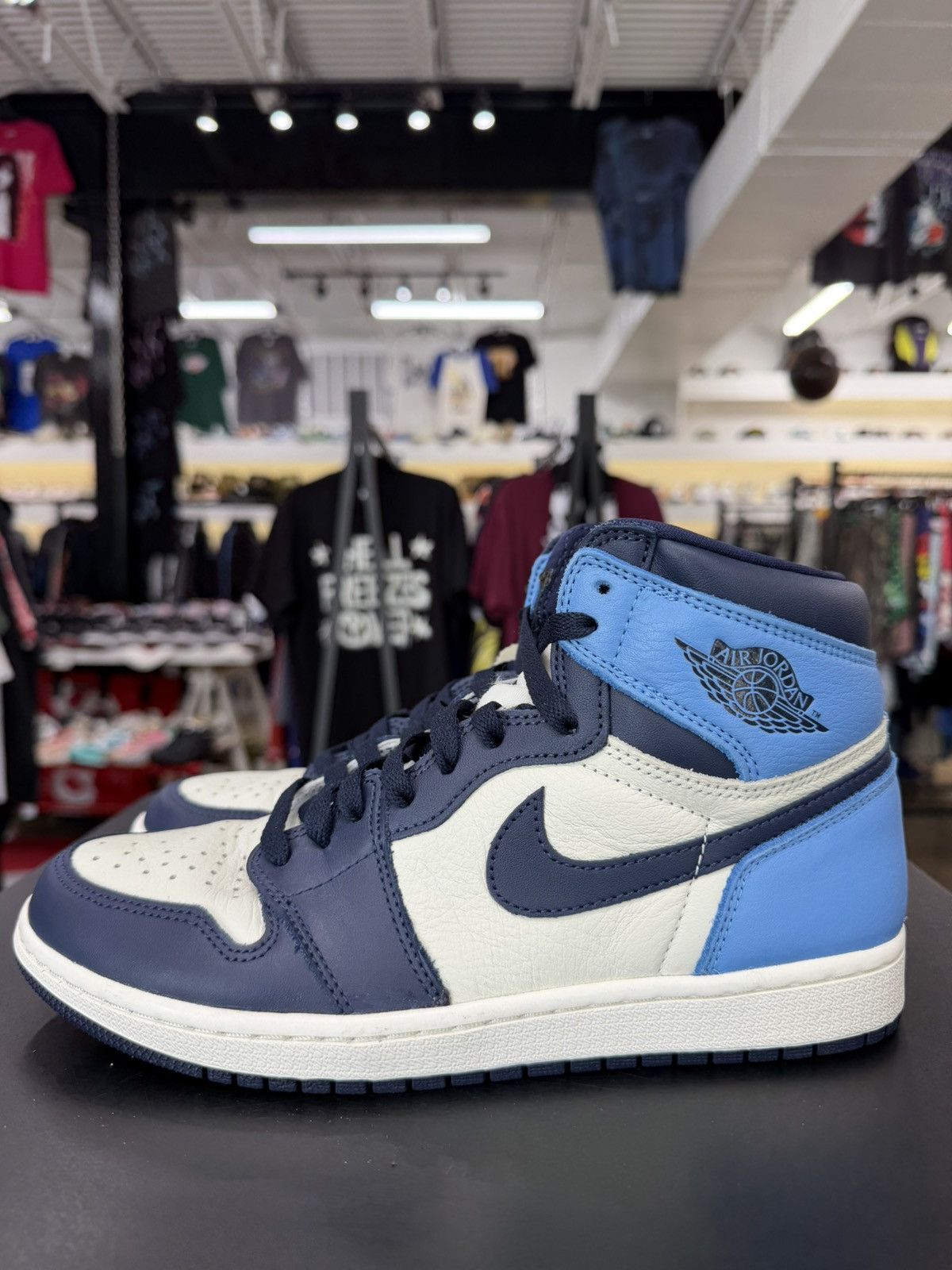 Jordan Brand Air Jordan 1 Obsidian Size 8 (2019) Size US 8 / EU 41 - 7 Thumbnail