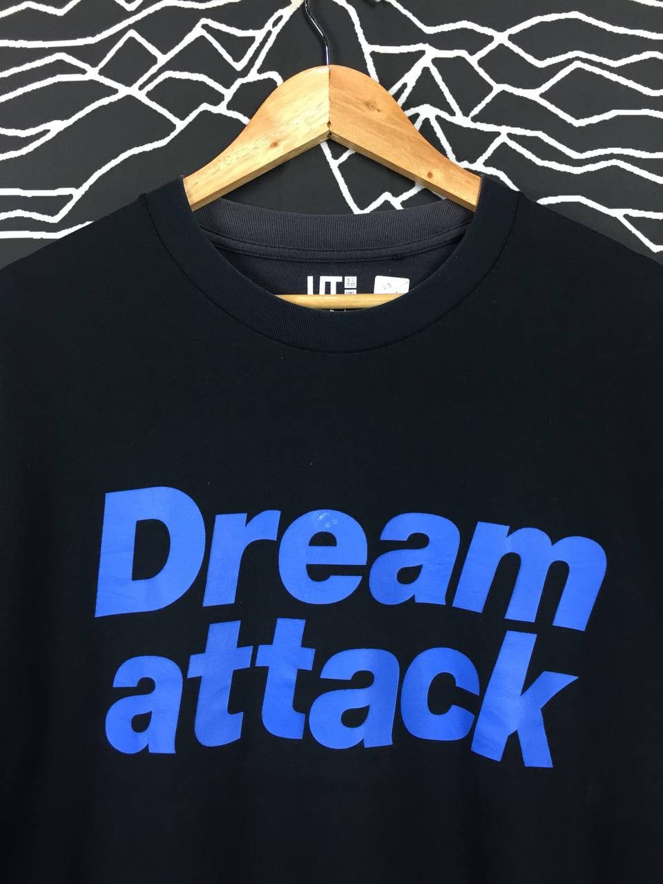 Band Tees Peter Saville And New Order Dream Attack Uniqlo Tee Size US L / EU 52-54 / 3 - 4 Thumbnail
