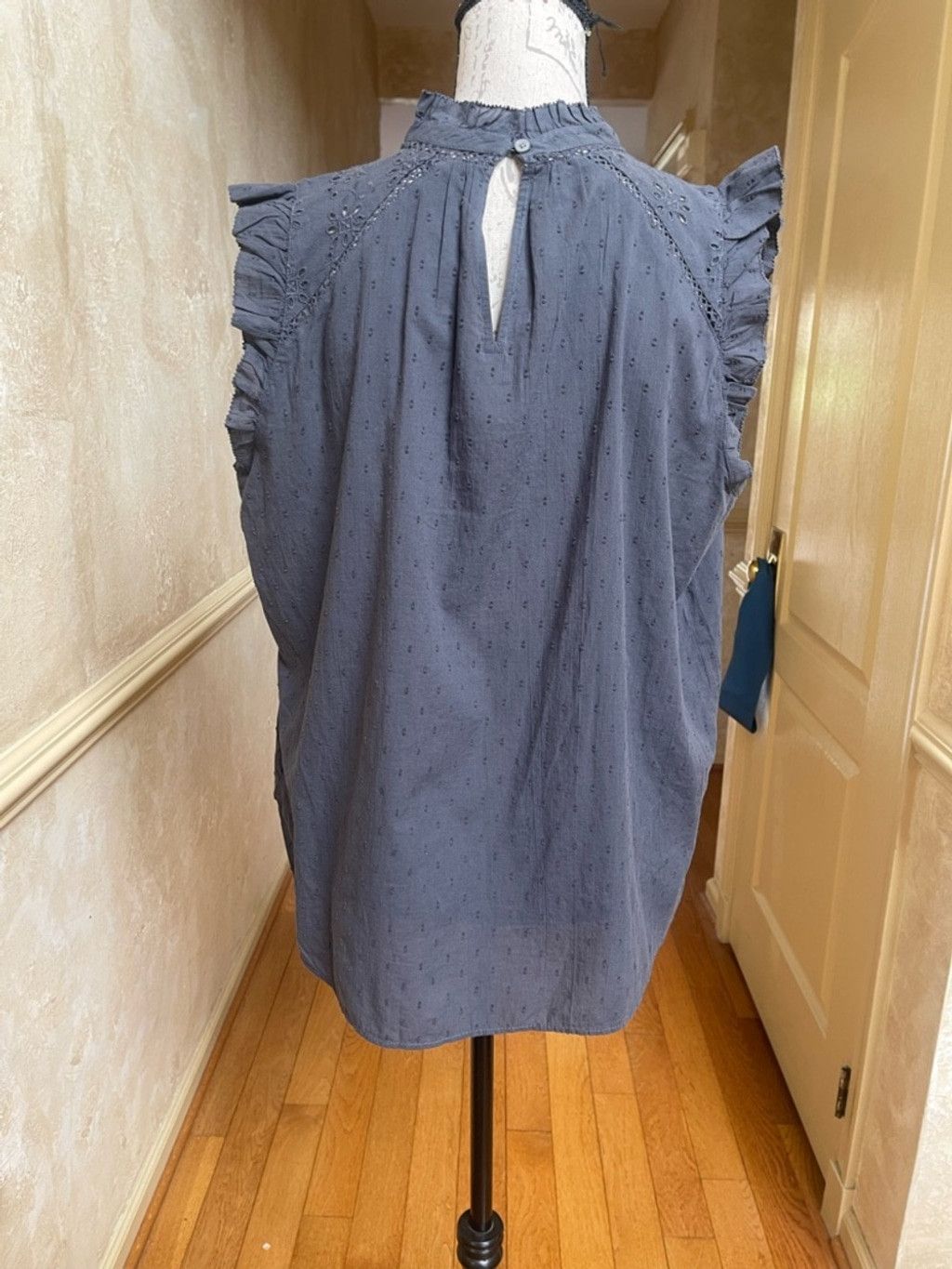 Loft LOFT Grey Eyelet Mock Neck Top L Cottagecore Coquette Blouse Size L / US 10 / IT 46 - 6 Thumbnail