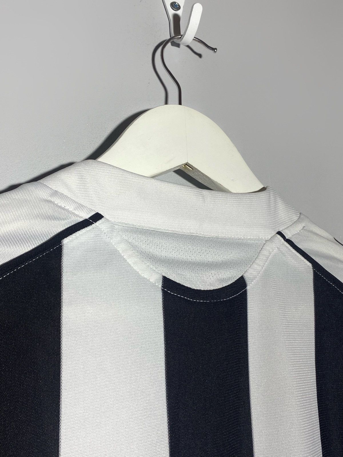 Adidas × Vintage Vintage Adidas Newcastle United Hype Y2k Blokecore Jersey Size US M / EU 48-50 / 2 - 3 Thumbnail