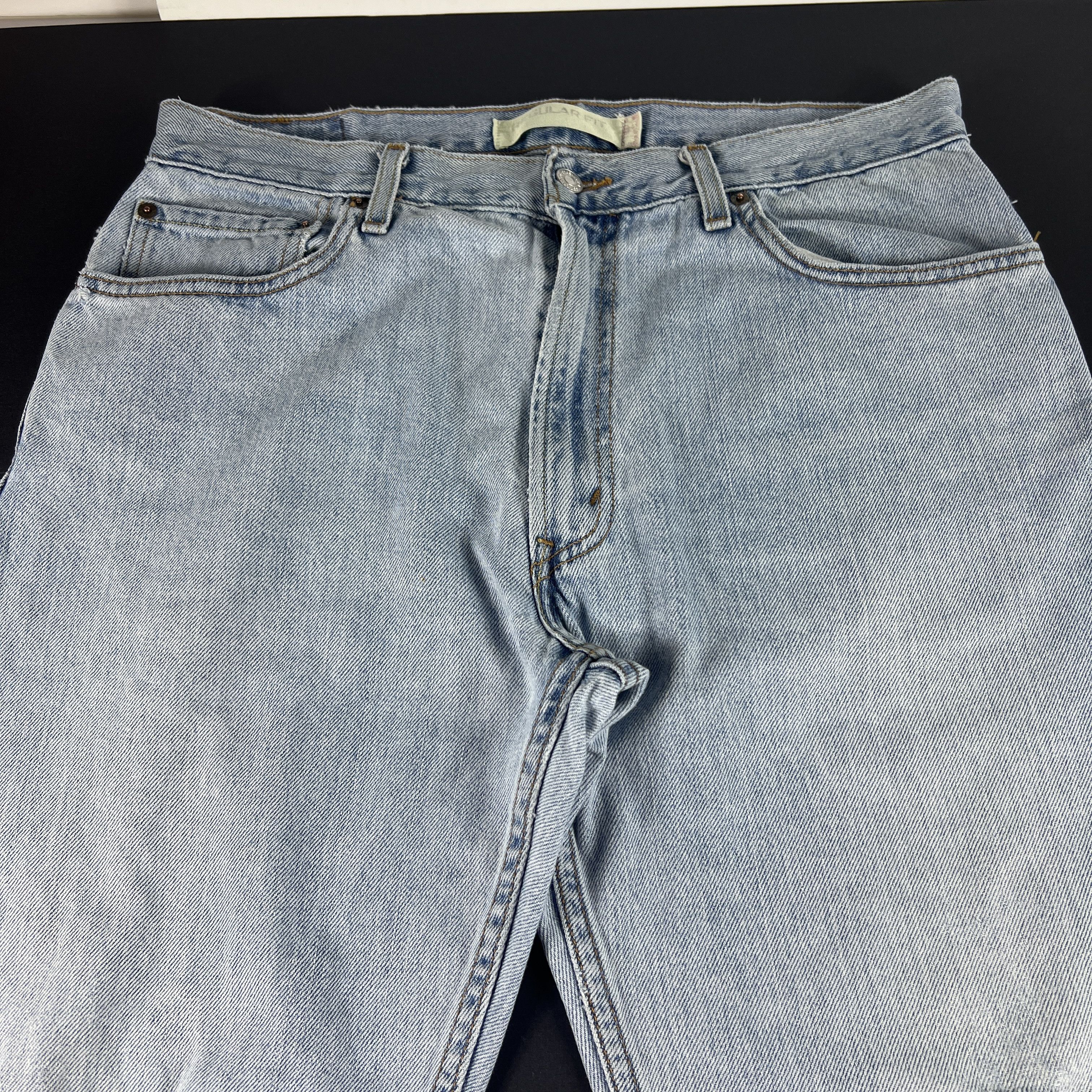 Levi's Y2K Levi's Jeans 505 Straight Light Blue Distressed Denim Size US 35 - 6 Thumbnail