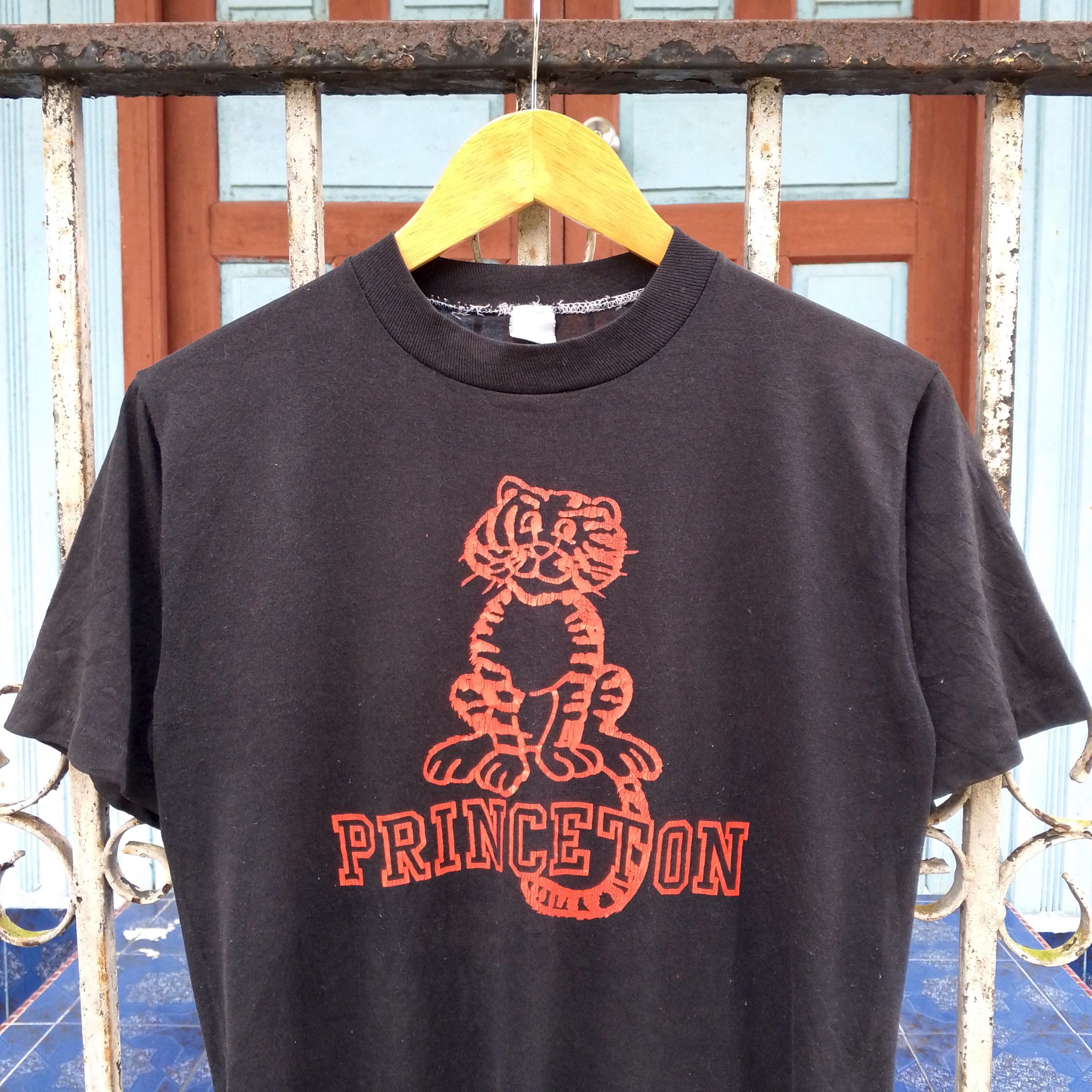 Vintage Vintage Princeton University Mirror Print Tshirt Size M Size US M / EU 48-50 / 2 - 3 Thumbnail