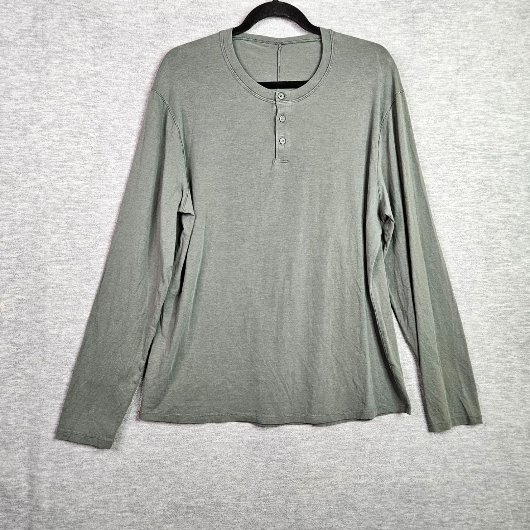 Lululemon Lululemon Men's T-Shirt Henley Long Sleeve Tee Size L Gray Logo Solid Activewear Regular Fit All Seasons Shirt Mens Size US L / EU 52-54 / 3 - 2 Thumbnail