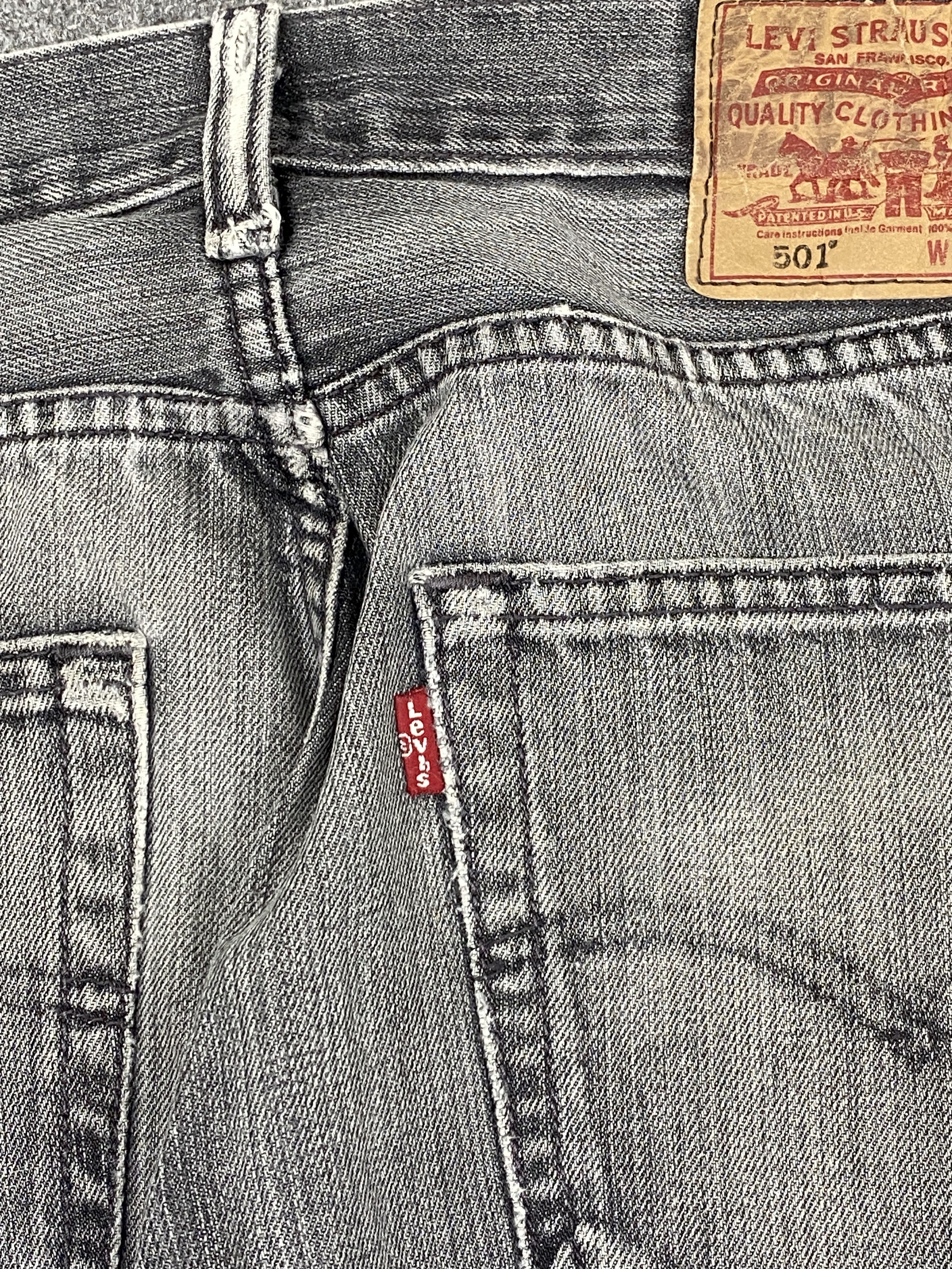 Levi's Faded Black Vintage Levi's 501 Jeans DP2774 Size US 33 - 6 Thumbnail