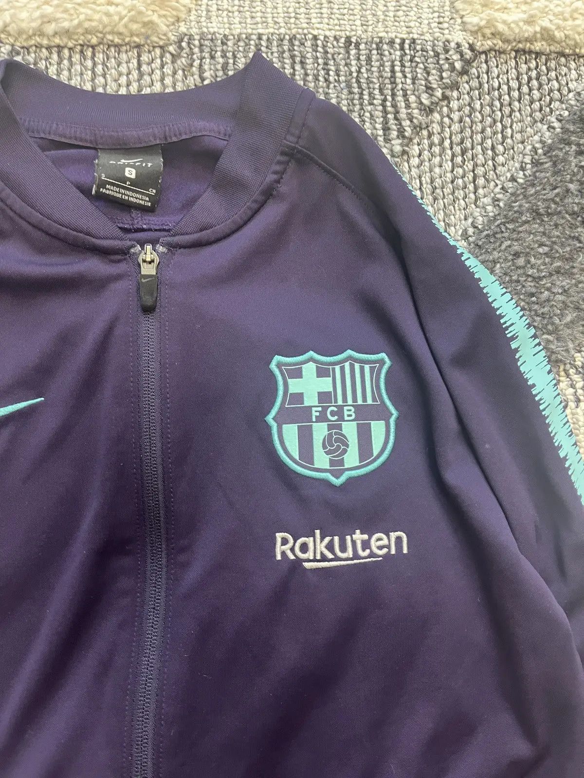 Nike NIKE VINTAGE BARCELONA ZIP SWEATSHIRT Size US S / EU 44-46 / 1 - 3 Thumbnail