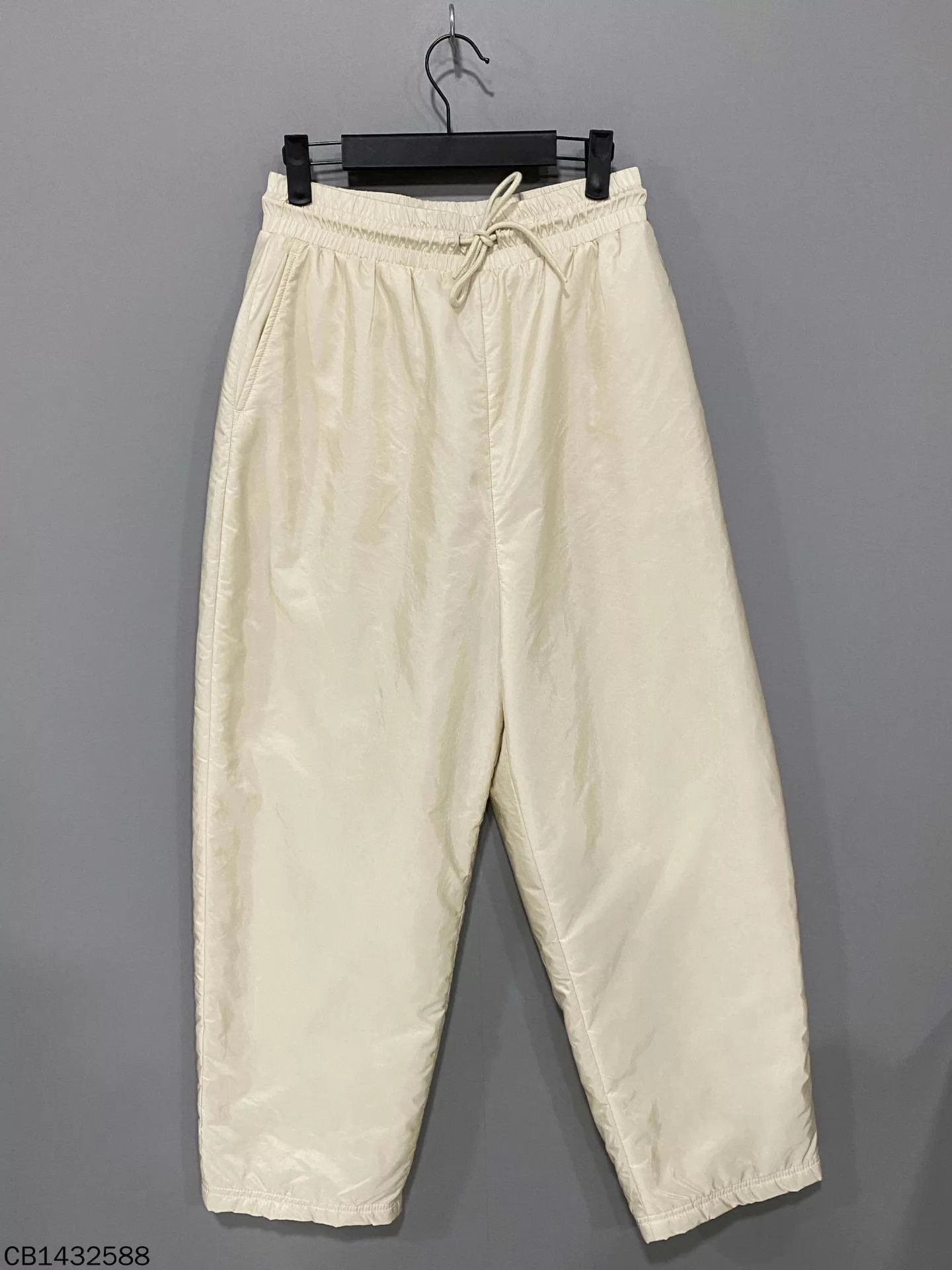Prada PRADA Nylon Triangle Logo 95 New 42 Pants Size 28" / US 6 / IT 42 - 1 Thumbnail