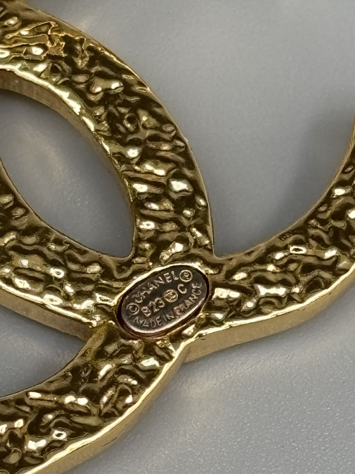 Chanel Chanel B23C Gold Pin CC Brooch Size ONE SIZE - 8 Thumbnail