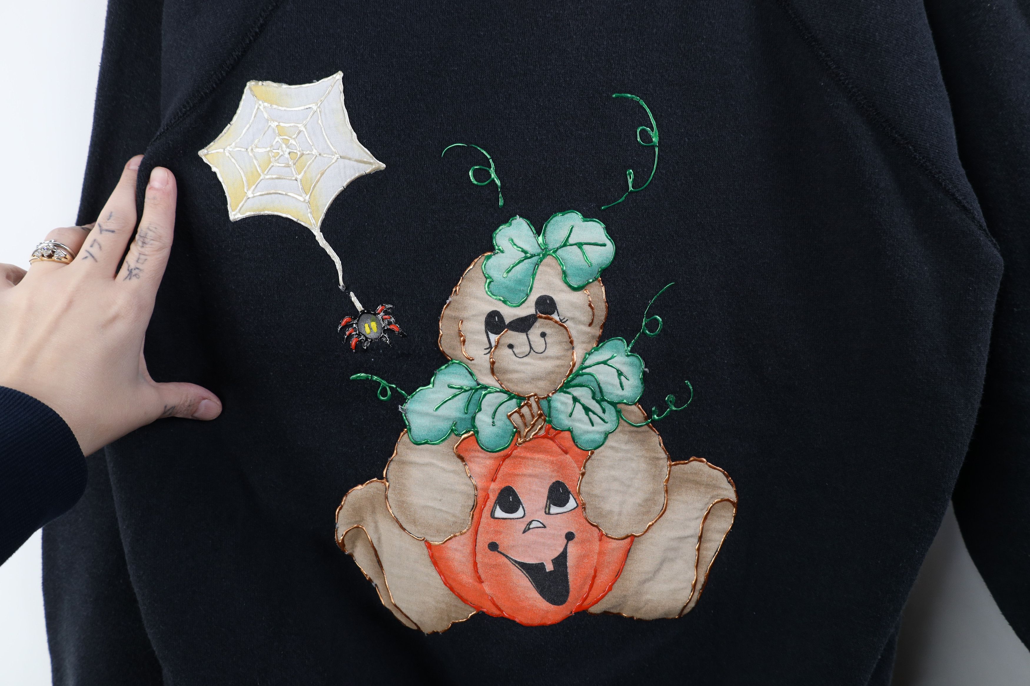 Vintage Vintage 90s Streetwear Halloween Bear Spider Sweatshirt USA Size L / US 10 / IT 46 - 4 Thumbnail