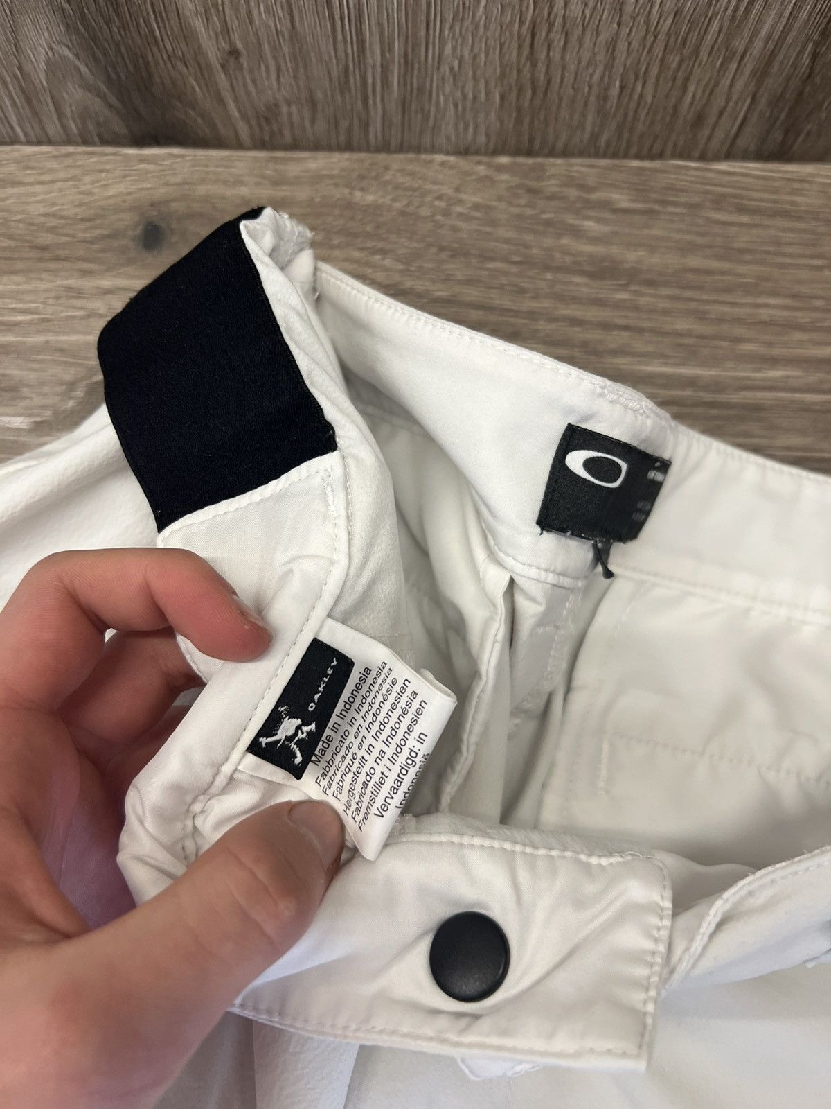 Oakley Oakley white shorts Men’s Size US 32 / EU 48 - 10 Thumbnail