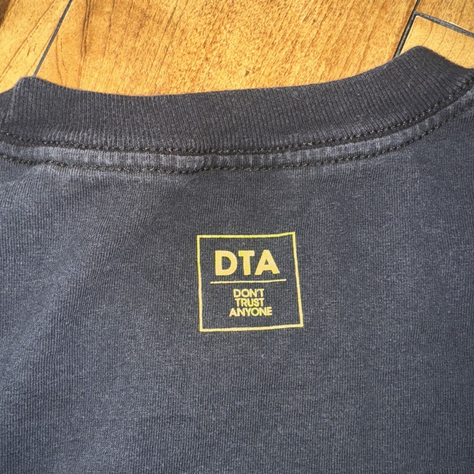 Vintage VNTG DTA Don’t Trust Anyone T-Shirt Black L 19x26 Streetwear Size US L / EU 52-54 / 3 - 5 Thumbnail