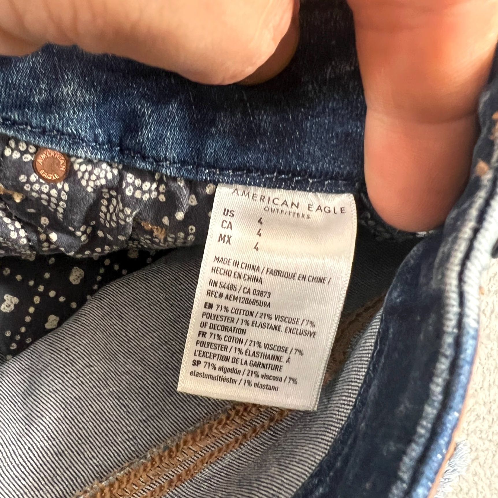 American Eagle Outfitters American Eagle Shorts Women's 4 Curvy Hi Rise Shortie Blue Denim Jorts Raw Hem Size 27" / US 4 / IT 40 - 6 Thumbnail