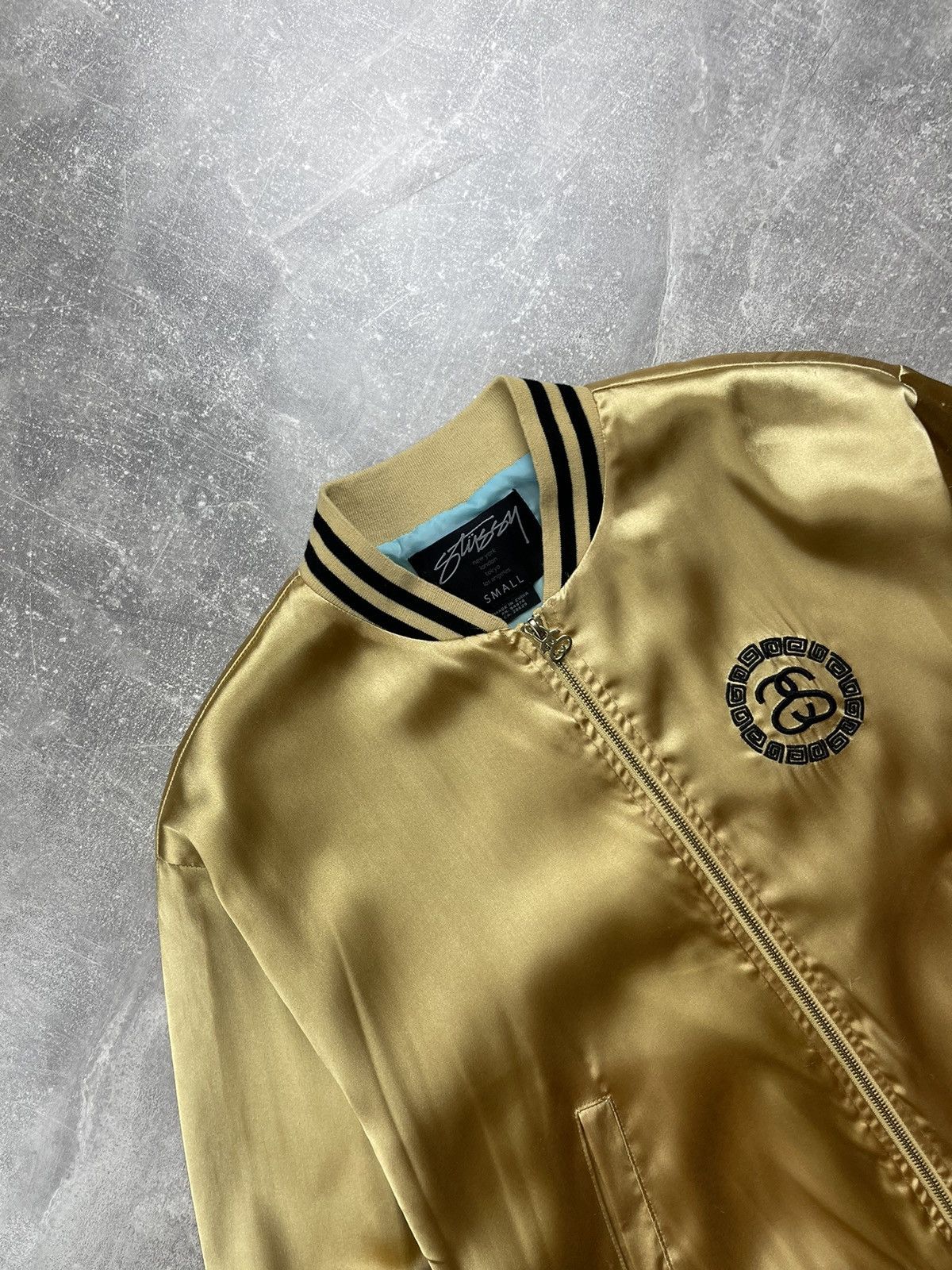 Stussy Stussy Vintage Gold / Black Big Logo Satin Bomber Jacket Size US S / EU 44-46 / 1 - 9 Thumbnail