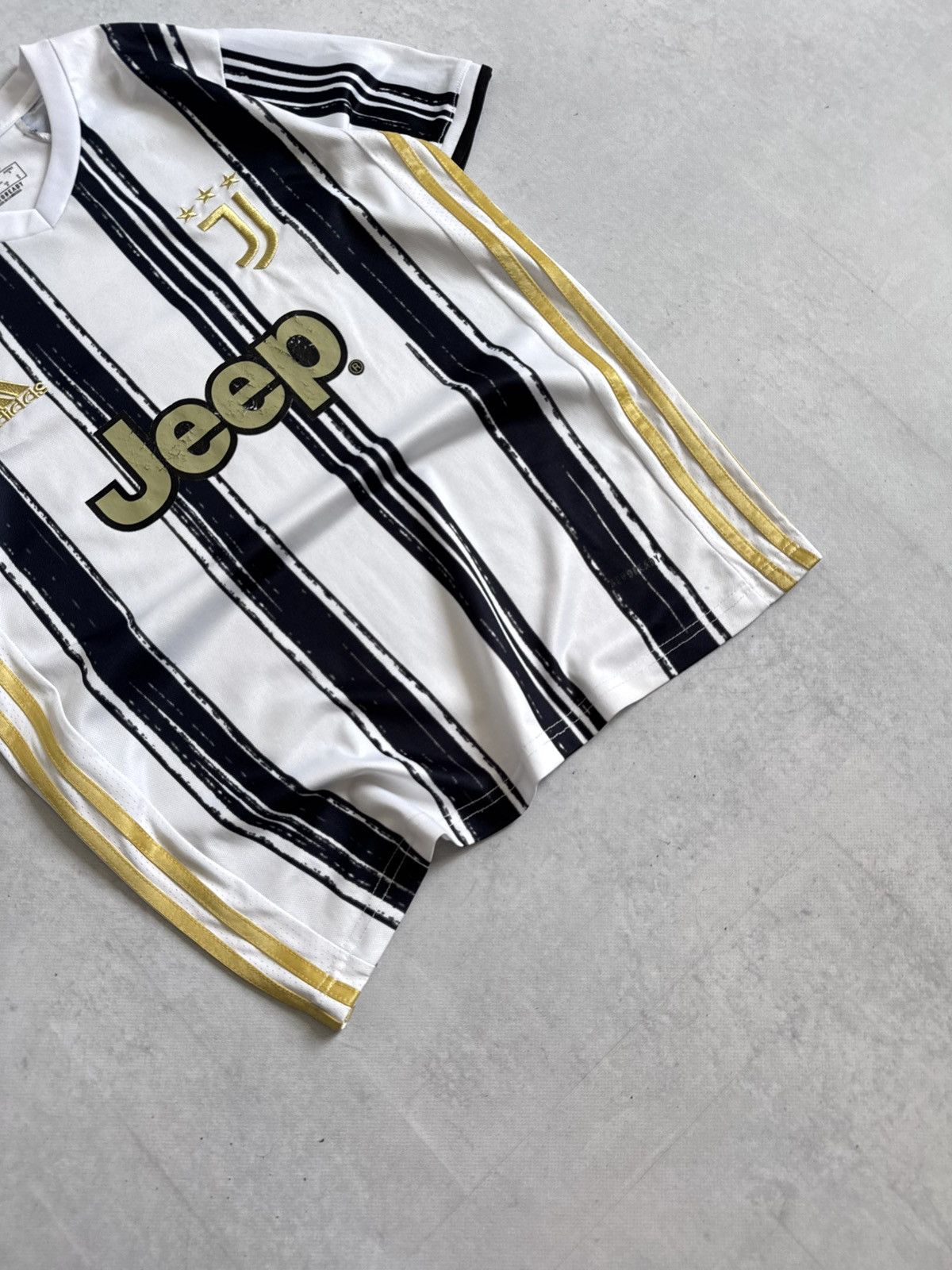 Adidas Adidas Juventus Ronaldo 7 Jeep Unisex Y2K Soccer Jersey Size US S / EU 44-46 / 1 - 2 Thumbnail