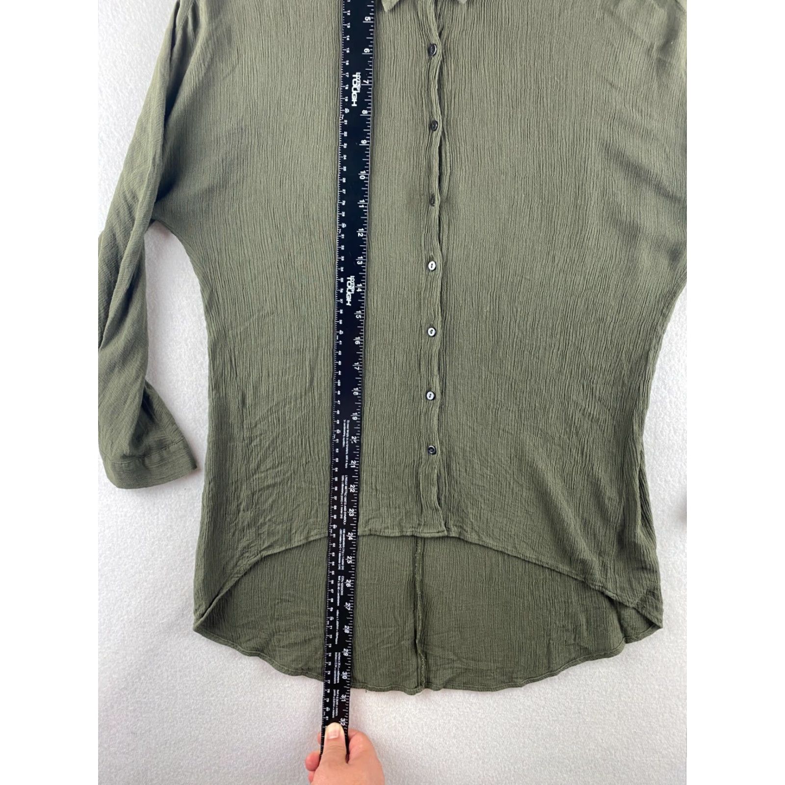 Zara Zara Blouse Womens 5 Green Button Up Scoop Back Breathable Long Sleeve Collared Shirt Regular Green 5 Zara Womens Blouse Modern Seasonal 90s? Size S / US 4 / IT 40 - 4 Thumbnail
