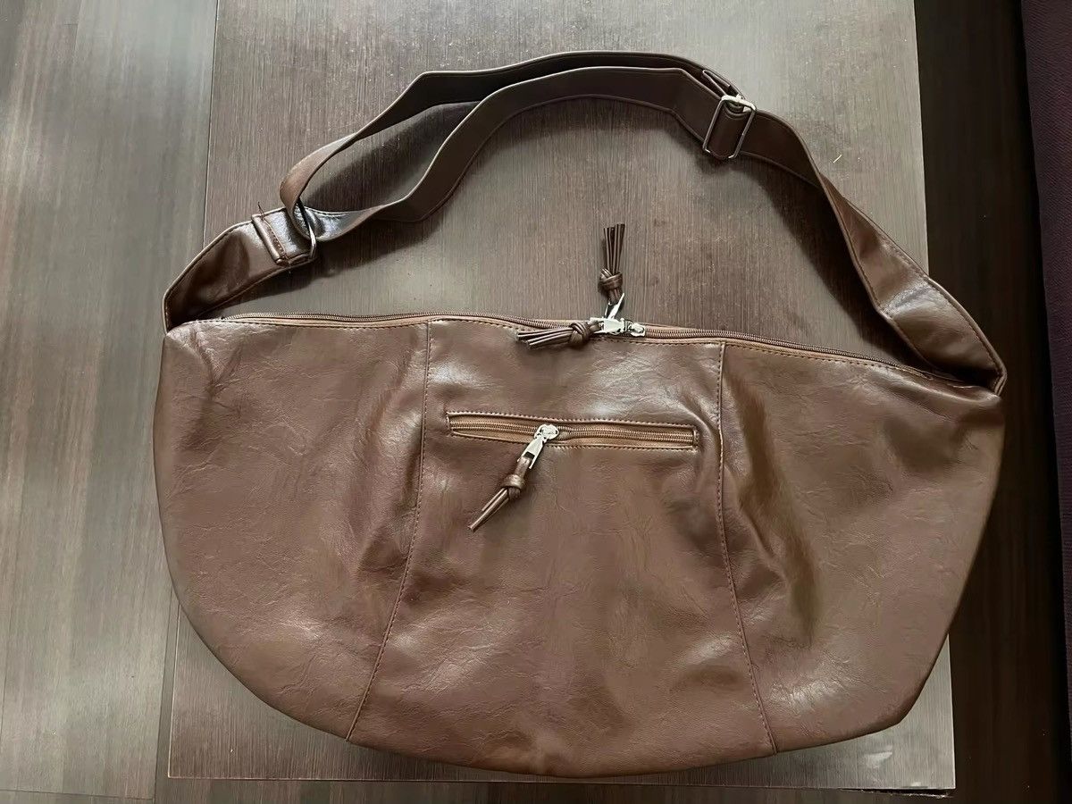 Japanese Brand Y2K Versatile Leather Messenger Bags Size ONE SIZE - 4 Thumbnail