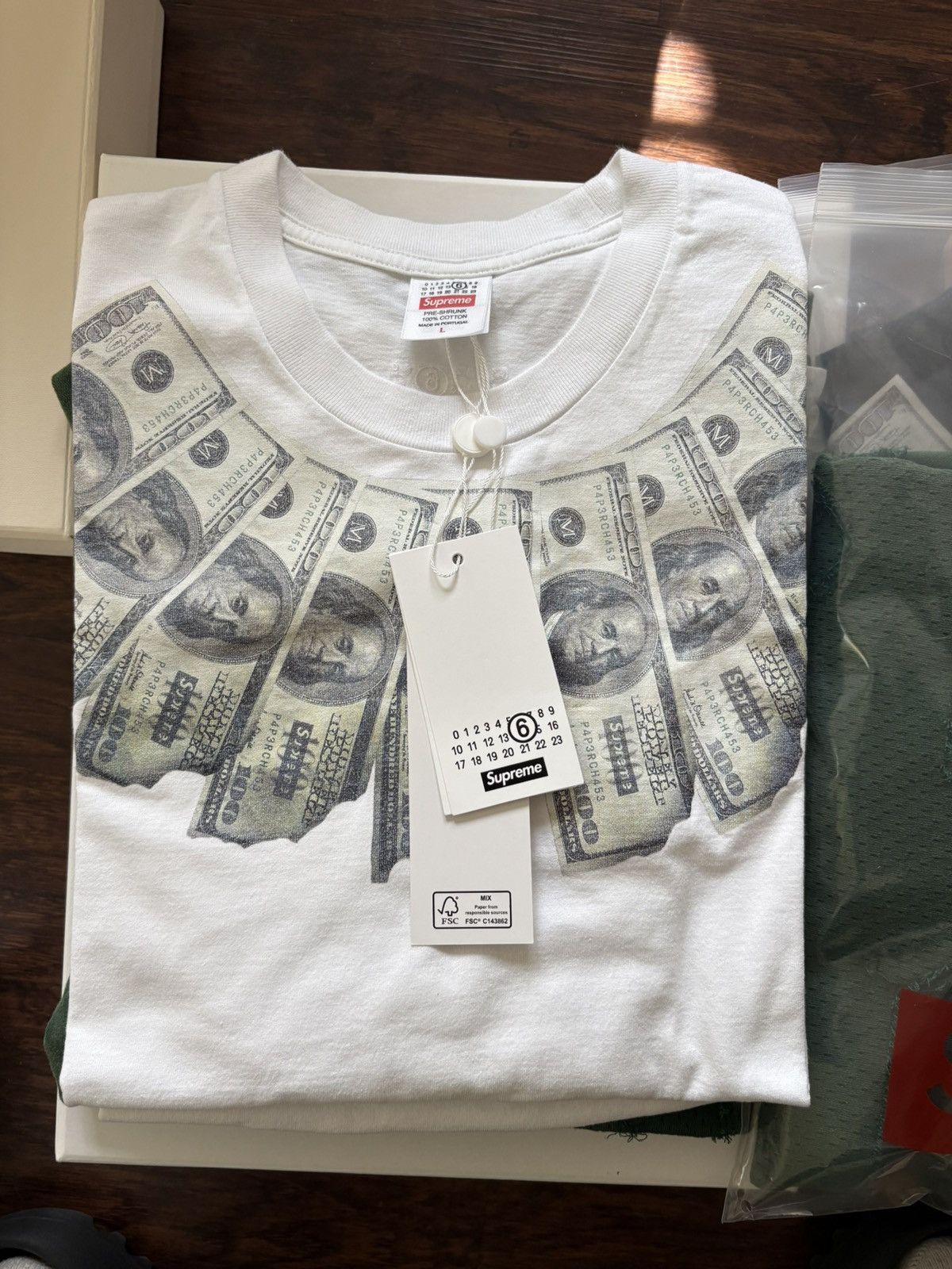 Maison Margiela × Supreme Mm6 supreme white s/s money top size L Size US L / EU 52-54 / 3 - 1 Thumbnail