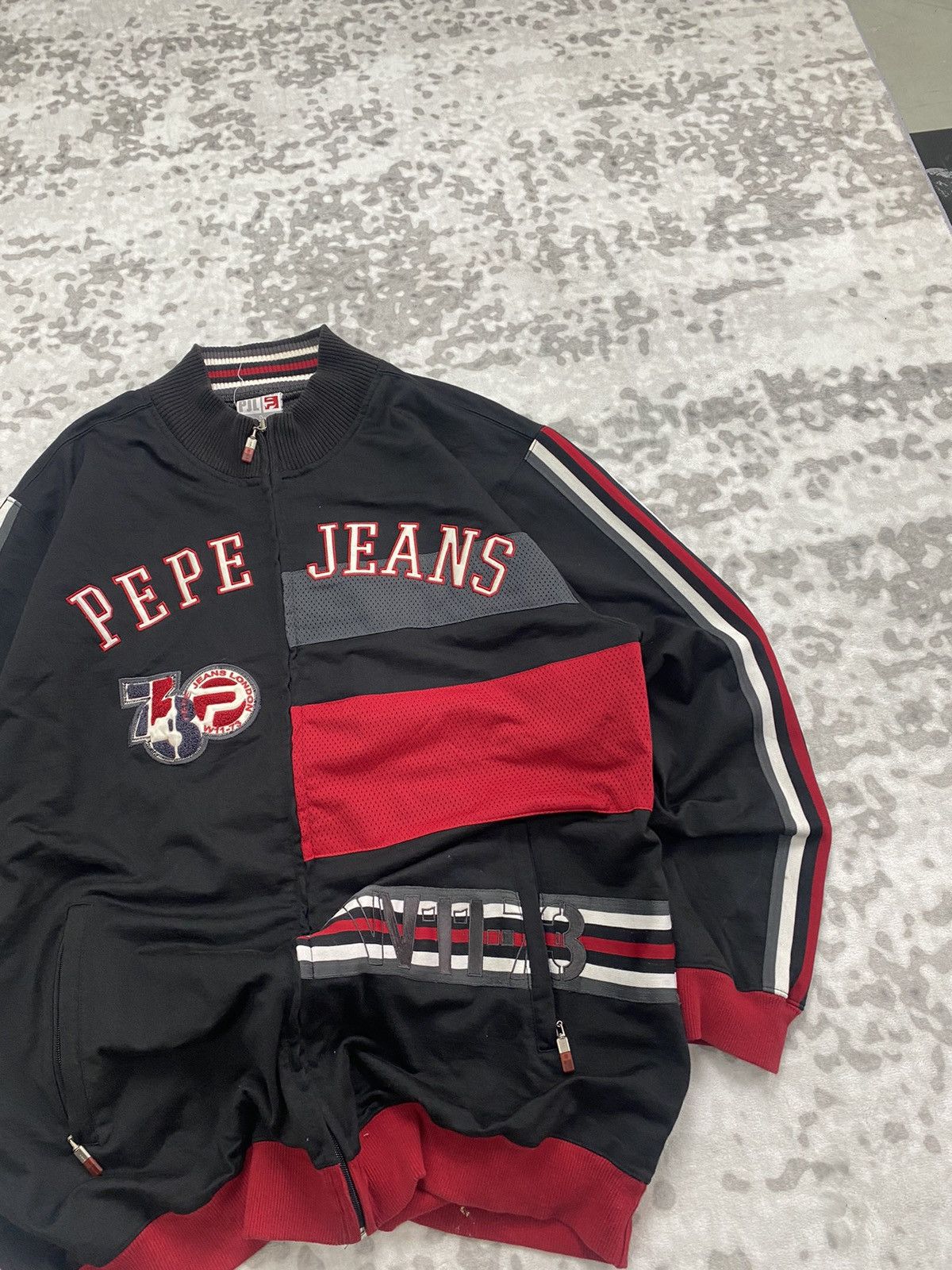 Pepe Jeans 1990s PEPE JEANS VINTAGE SPELLOUT PELLE HIPHOP Size US XL / EU 56 / 4 - 3 Thumbnail