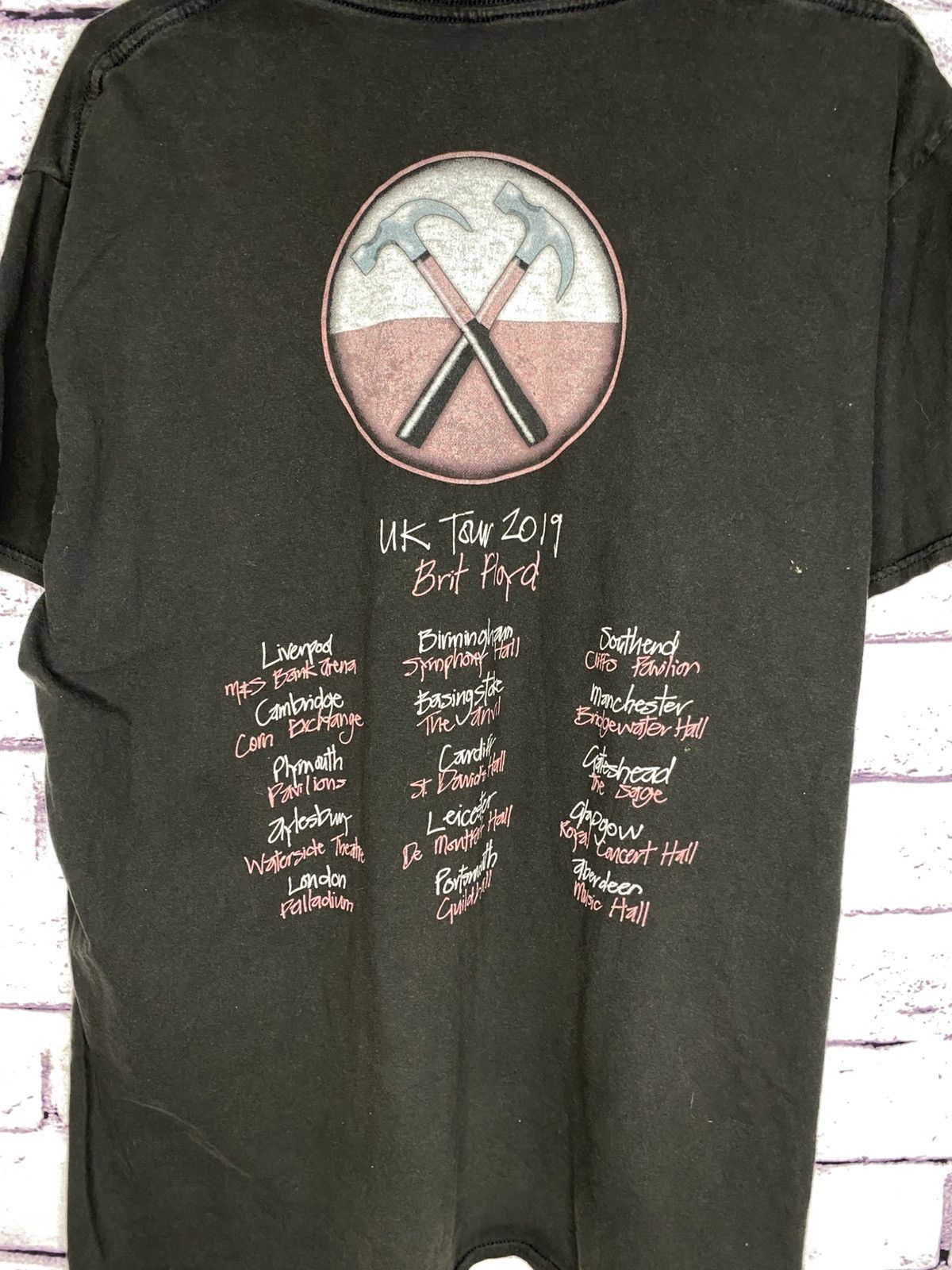 Band Tees Men's T-Shirt Brit Floyd UK Tour 2019 40 Years Of The Wall Size US XL / EU 56 / 4 - 9 Thumbnail