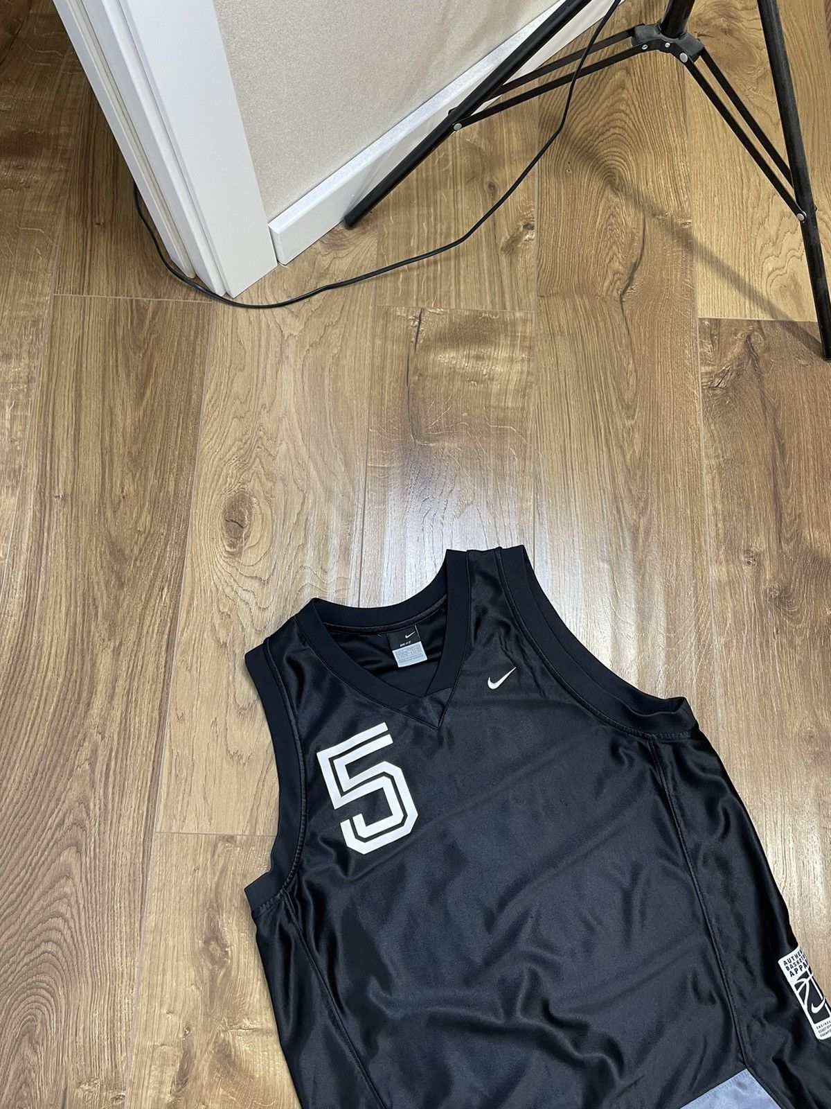 Nike Vintage Nike Basketball Apparel 5/5 Basketball Singlet Tee Size US S / EU 44-46 / 1 - 2 Thumbnail
