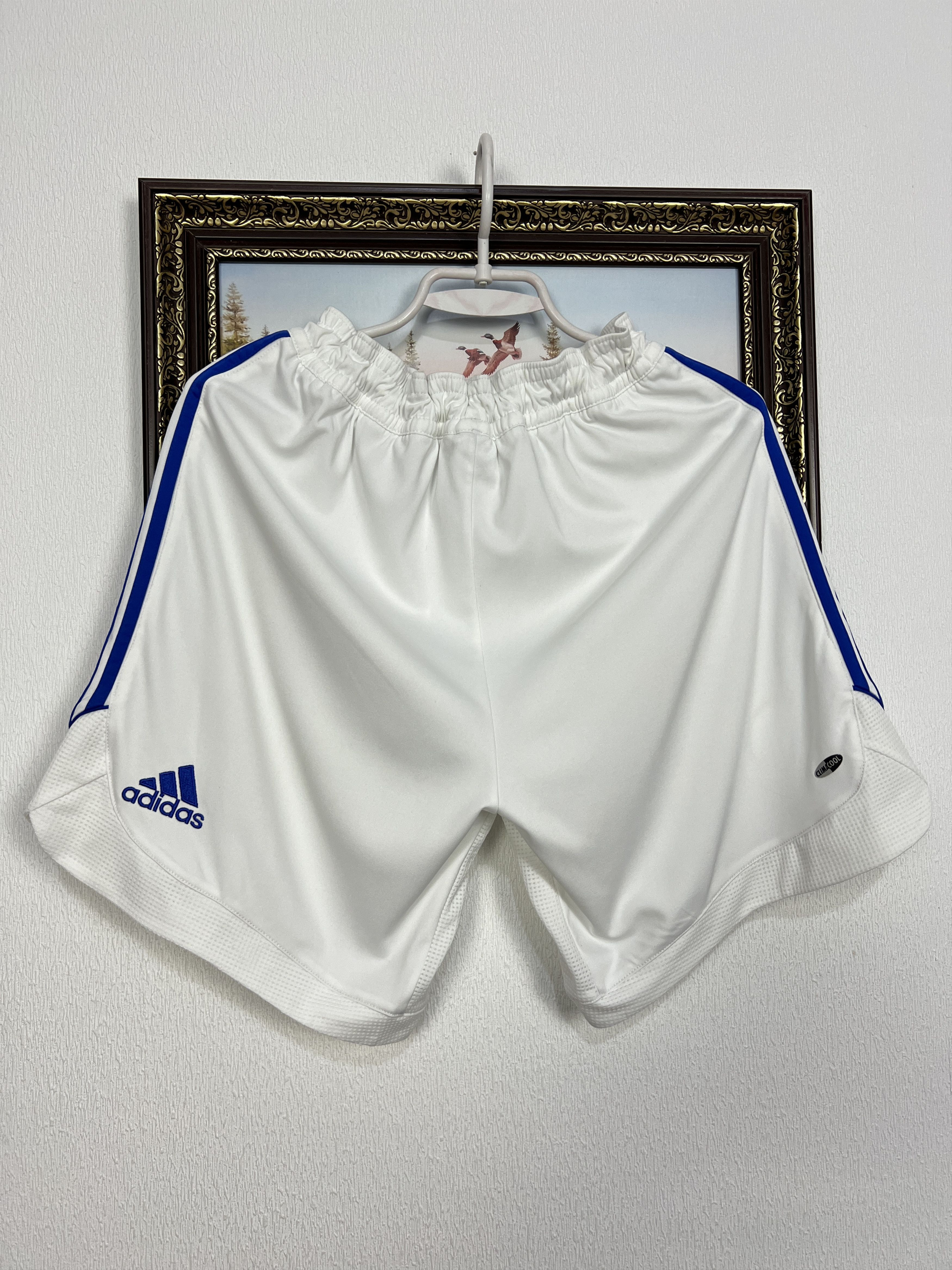 Adidas Vintage Adidas Chelsea Football Shorts Soccer Athletic Rare Size US 32 / EU 48 - 9 Thumbnail