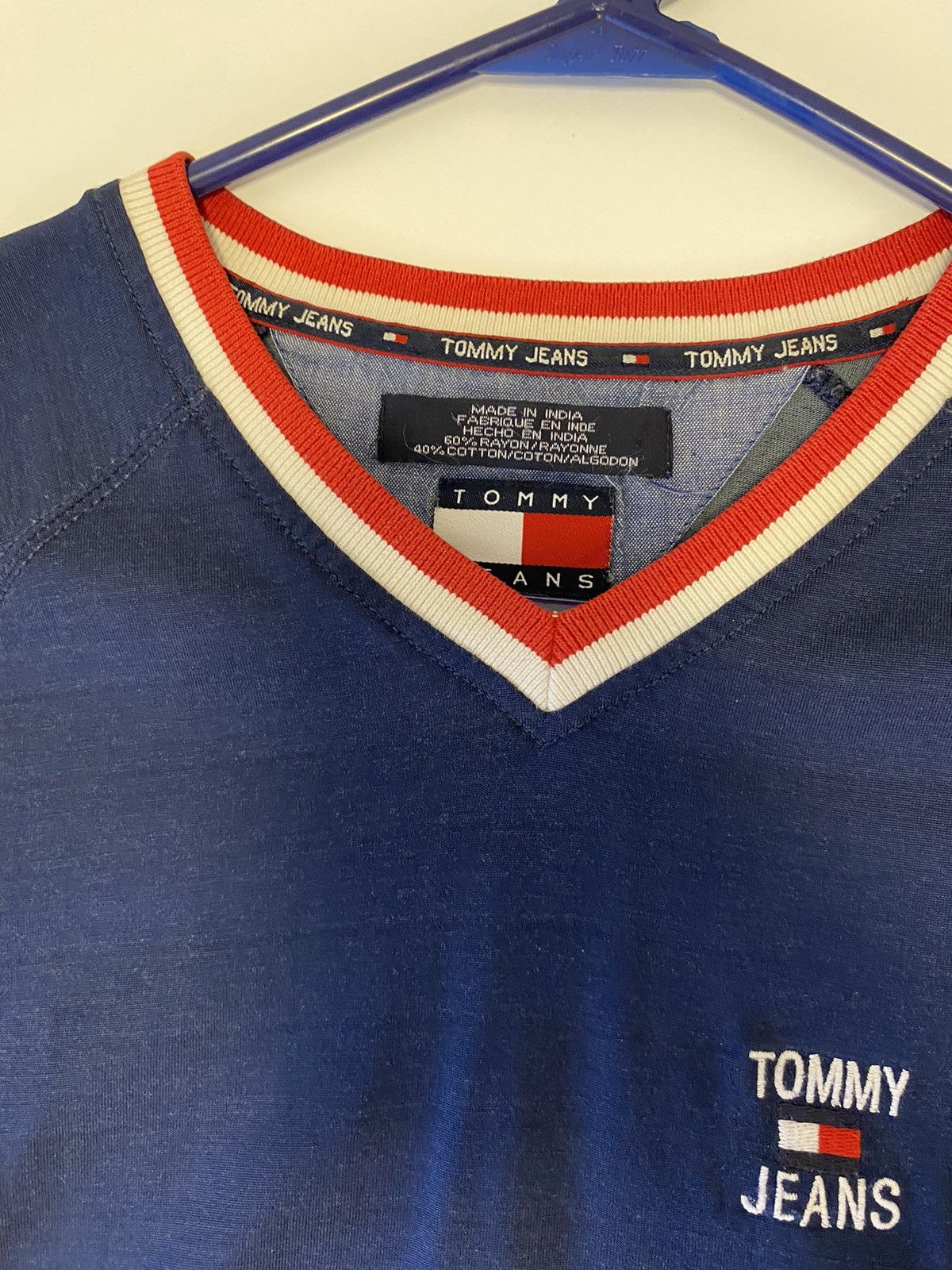 Tommy Hilfiger × Tommy Jeans × Vintage Navy Tommy Jeans V-neck Jersey Size US L / EU 52-54 / 3 - 4 Thumbnail