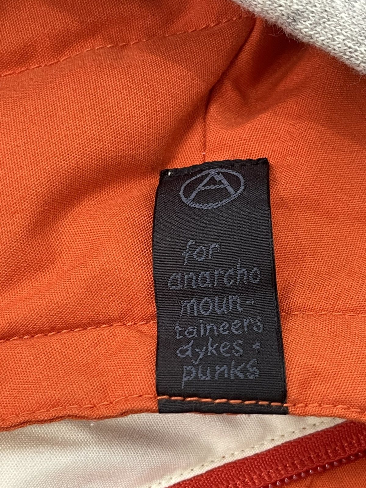 General Research 2010 Down Mountain Research Puff Vest Anarchist Dykes 6🟩6 Size US L / EU 52-54 / 3 - 22 Thumbnail