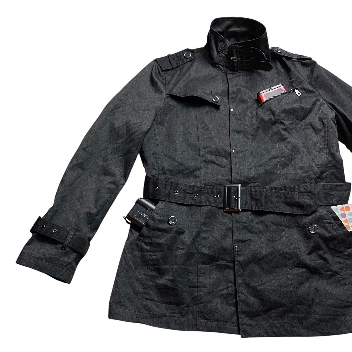 If Six Was Nine × Japanese Brand × Le Grande Bleu (L.G.B.) 🇯🇵 MEN'S BATSU BONDAGE BELTED PUNK GOTHIC MULTIPOCKET JACKET Size US L / EU 52-54 / 3 - 4 Thumbnail