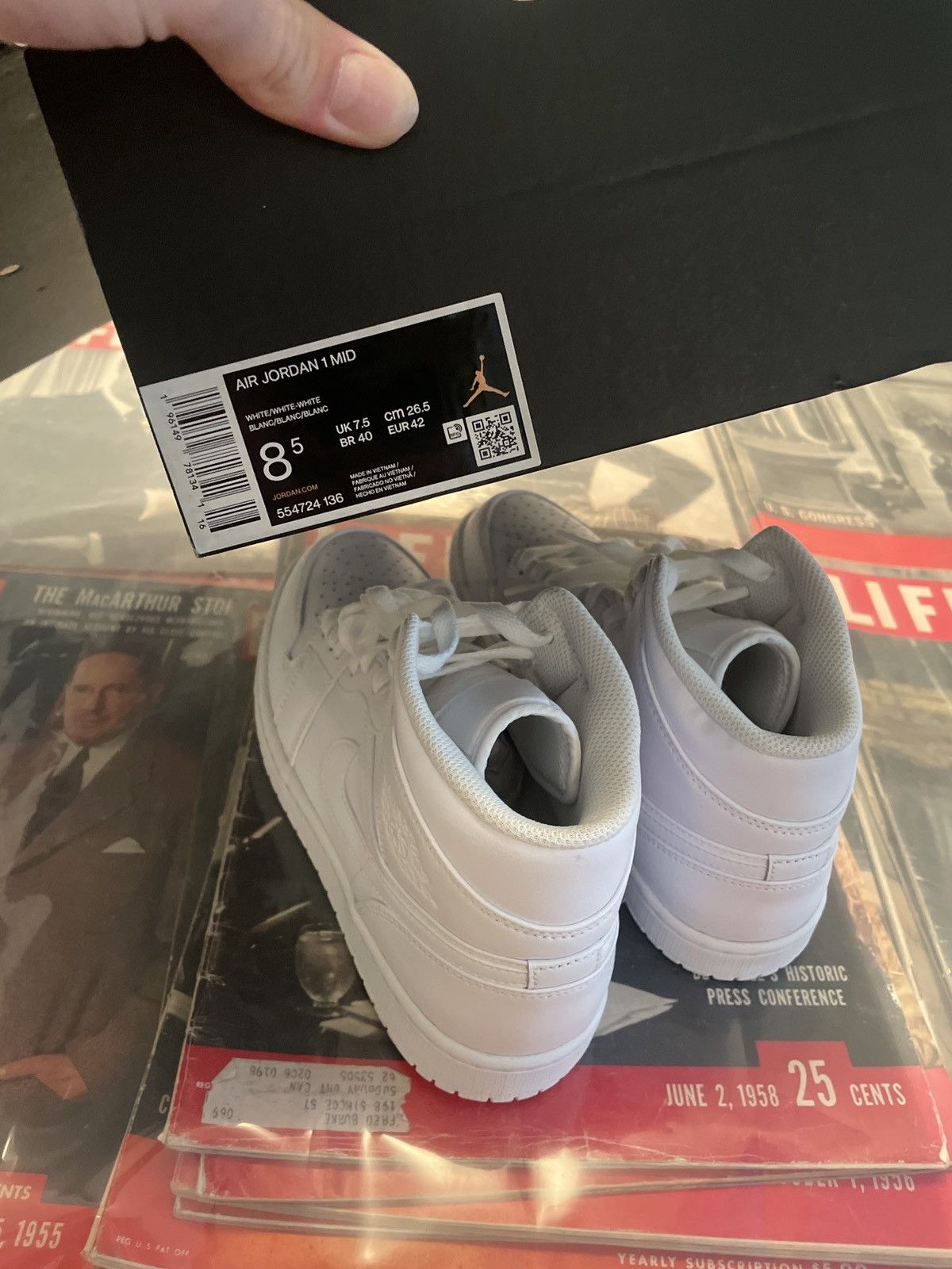 Jordan Brand Air Jordan 1 Mid Triple White Size US 8.5 / EU 41-42 - 7 Thumbnail