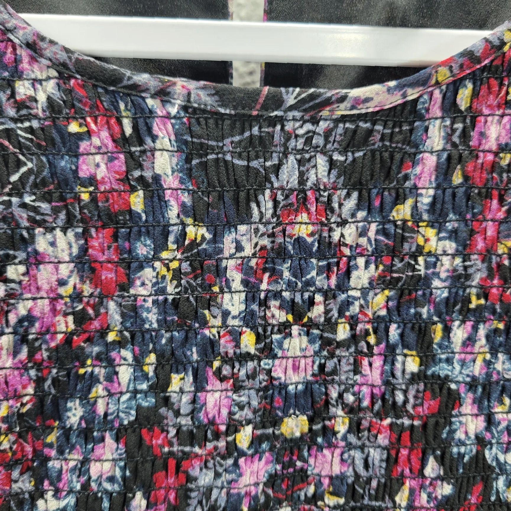 BCBGeneration BCBGGeneration Shift Dress Smocked Floral Long Sleeve Black Sz S Womens Dress Size S / US 4 / IT 40 - 5 Thumbnail