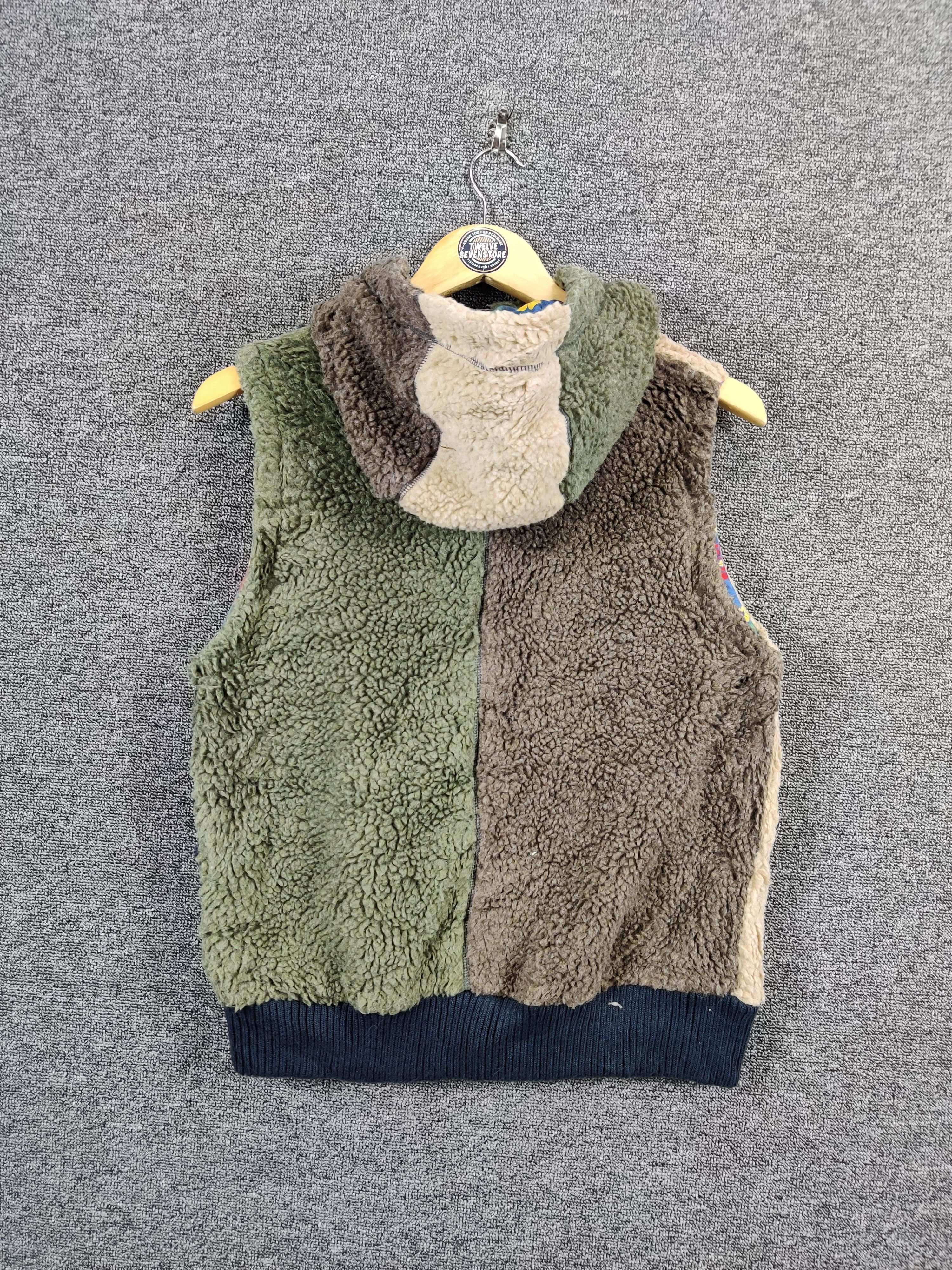 Japanese Brand Vintage Titicaca Sherpa Deep Pile Vest Size US M / EU 48-50 / 2 - 4 Thumbnail