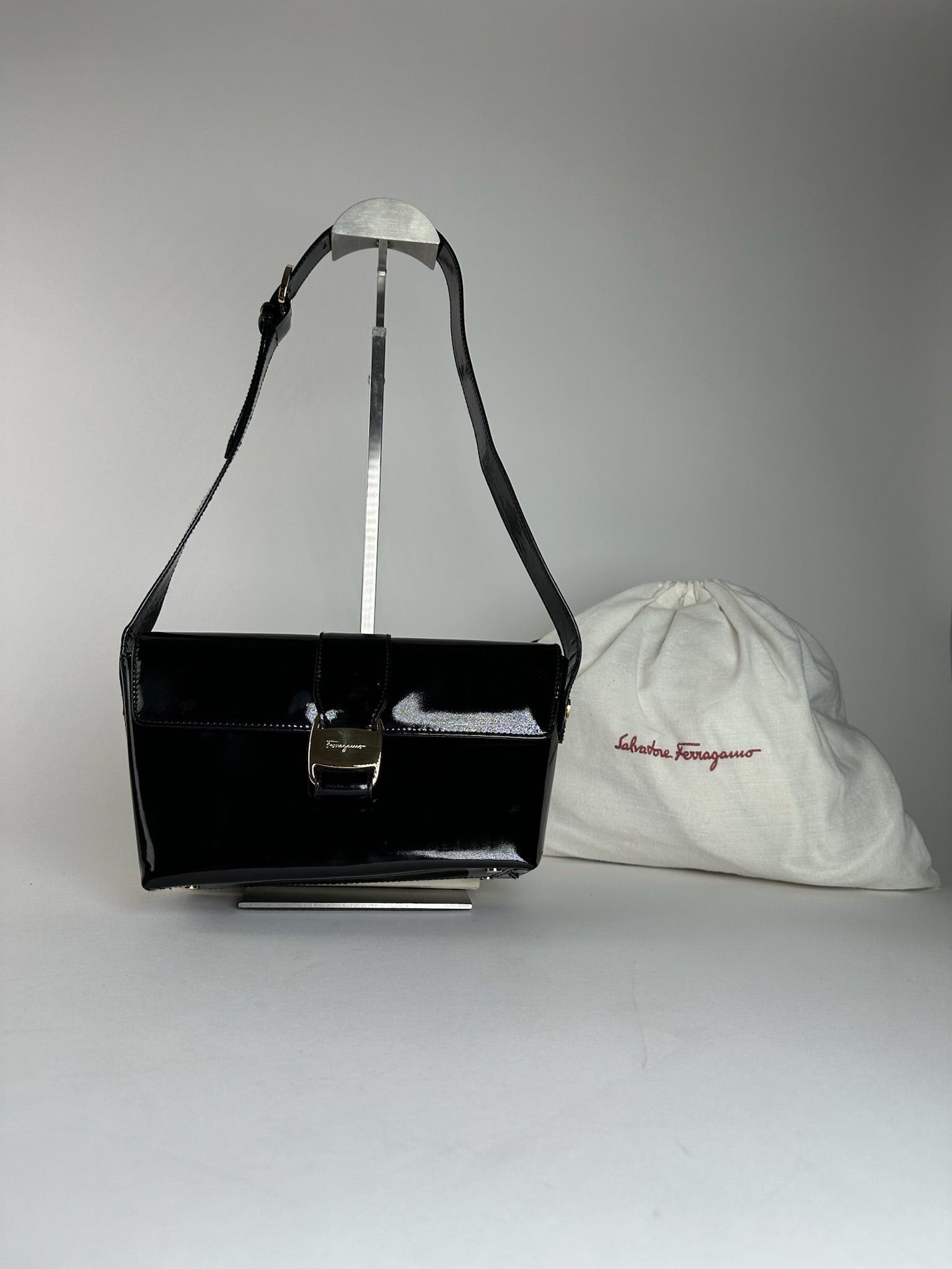 Salvatore Ferragamo Vintage Patent Leather Bag Black Size ONE SIZE - 1 Thumbnail