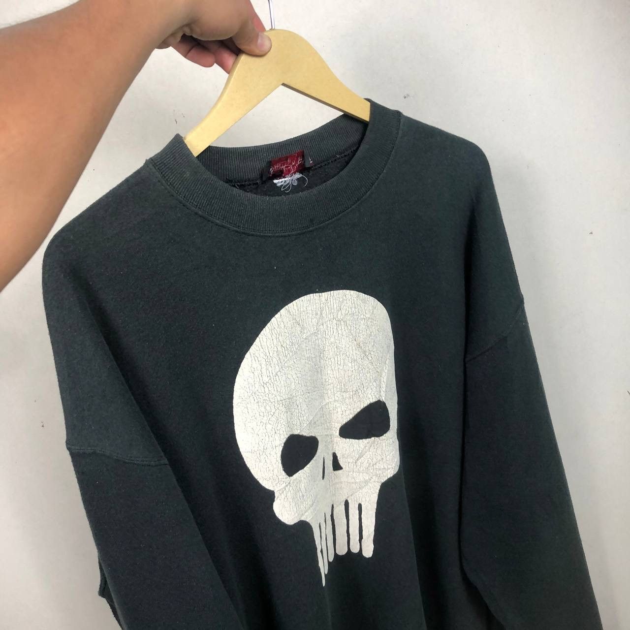 Vintage 90s Thrashed The Punisher Skull Faded Sweatshirt ERD GRUNGE Size US L / EU 52-54 / 3 - 4 Thumbnail