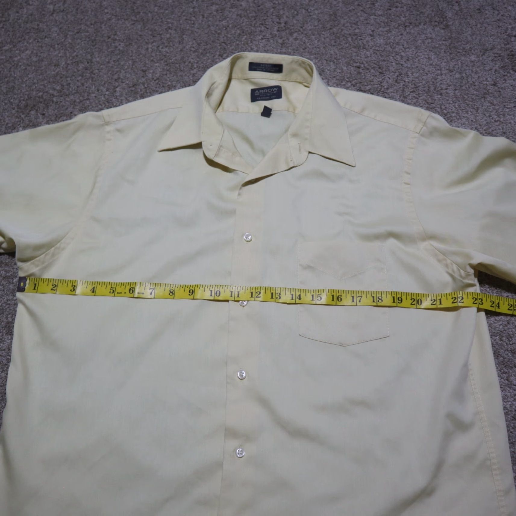 Arrow Arrow Shirt Men L Yellow Button-Down Short Sleeve 16.5 34/35 Cotton Polyester Casual Workwear 2010s Size US L / EU 52-54 / 3 - 4 Thumbnail